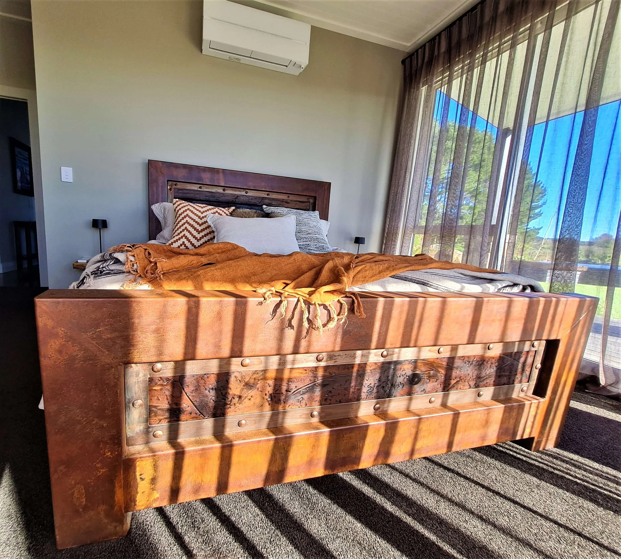 corten-steel-and-timber-bed-auckland-jn627.jpg