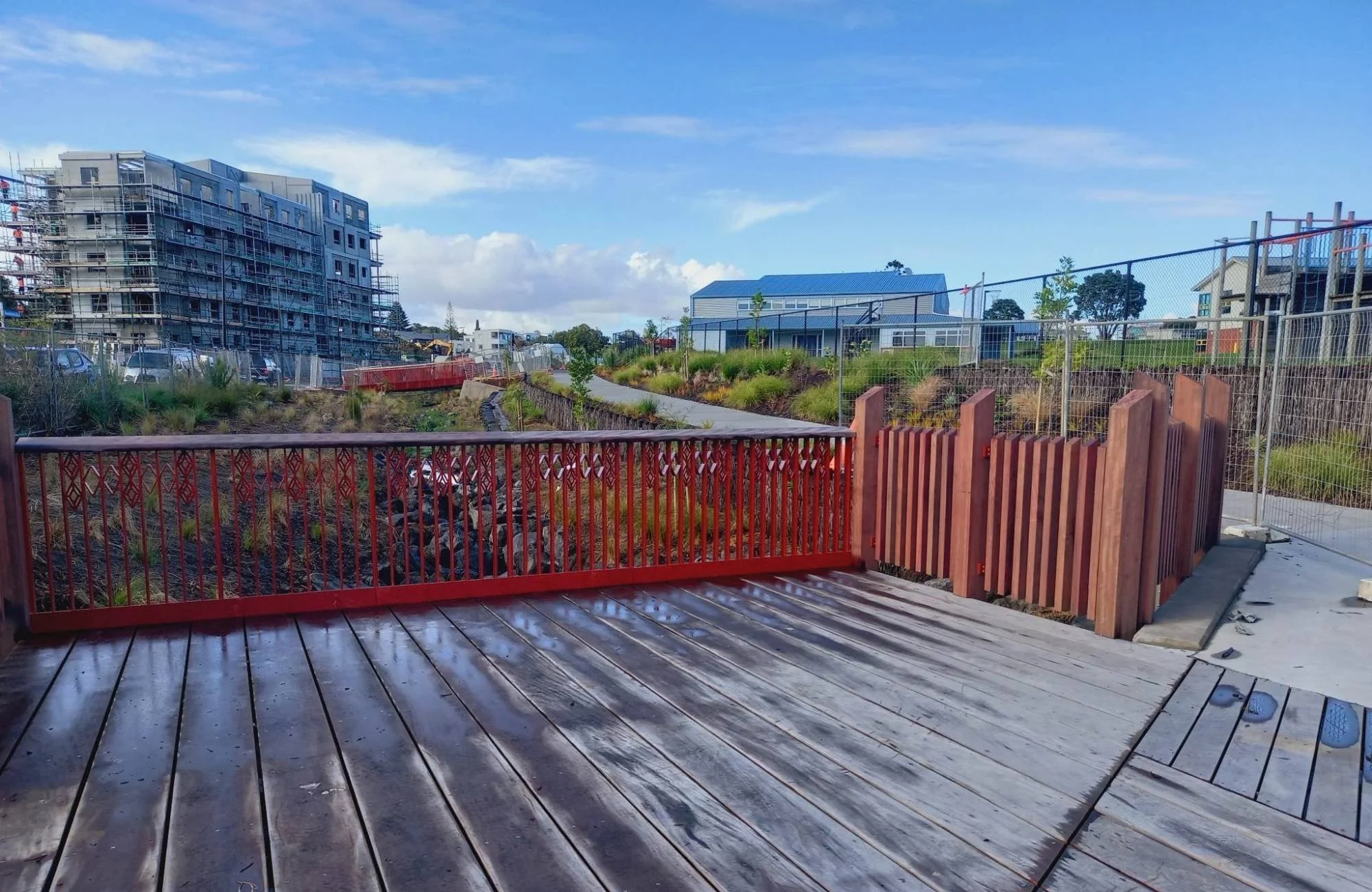  Steel Balustrading &amp; Purple Heart Timber 