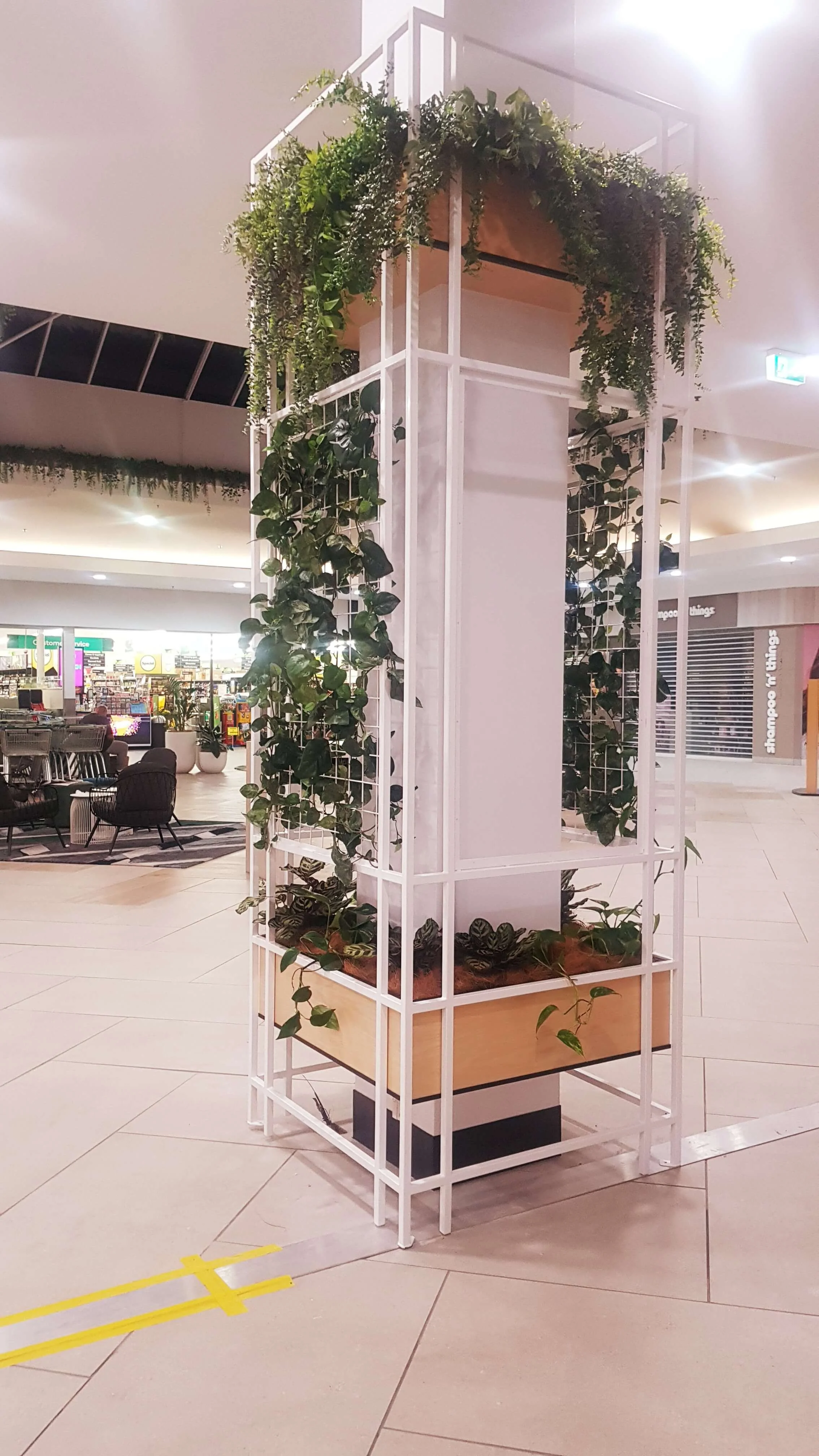 Steel mesh indoor planter - Auckland