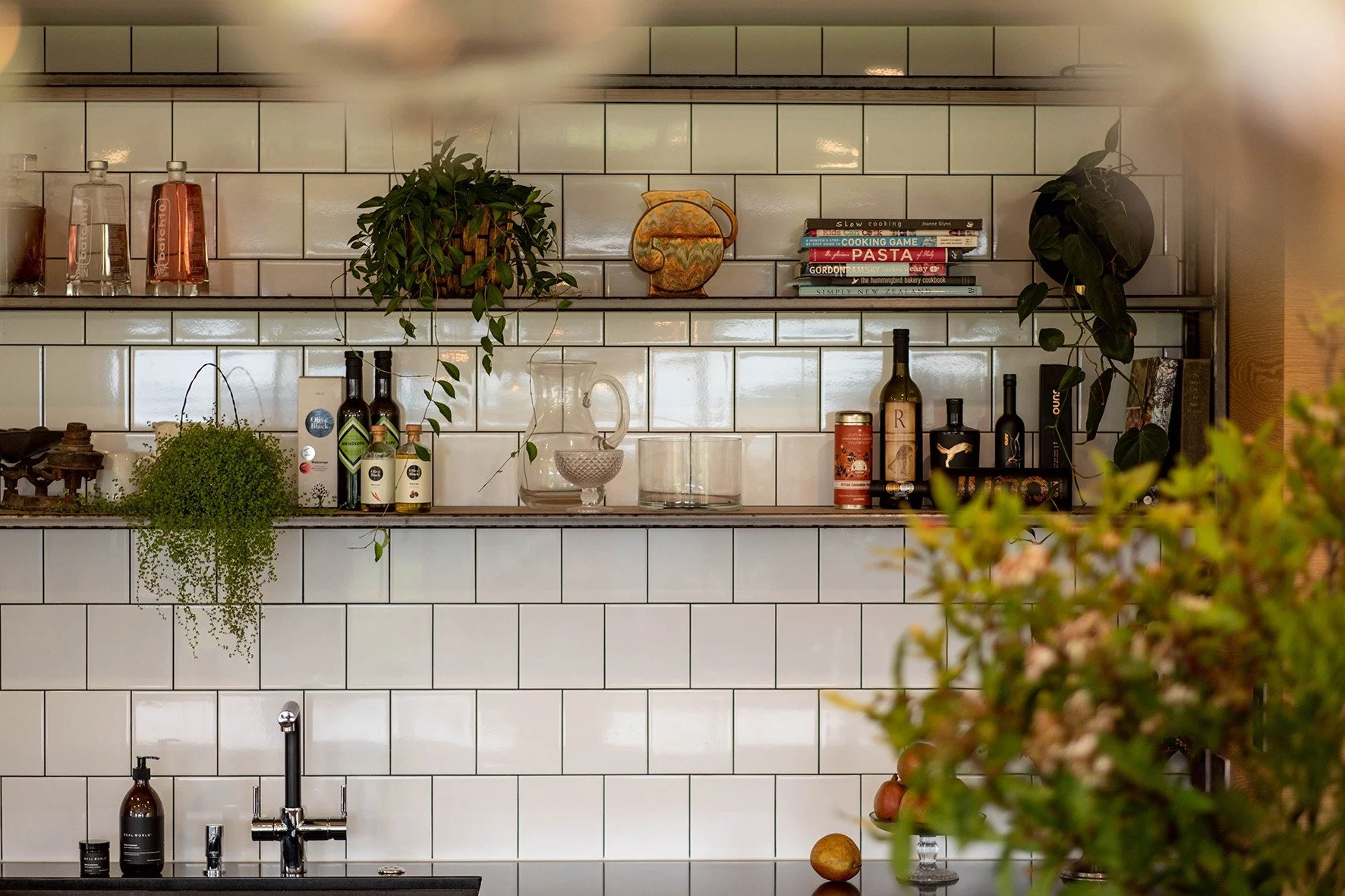 subway-tile-splashback-kitchen-shelving-auckland-jn415-3.jpeg