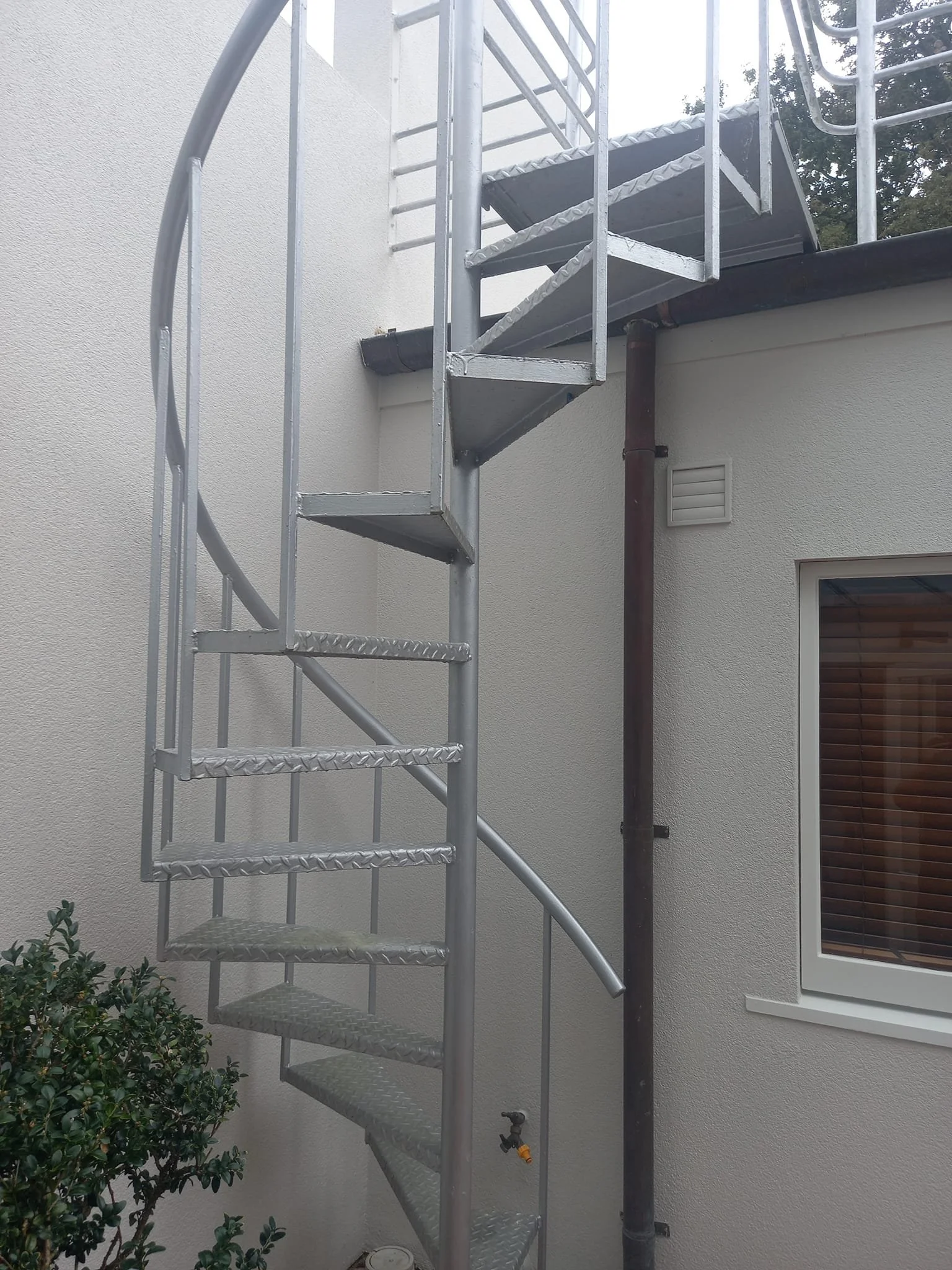 steel-spiral-stairs-auckland.jpg