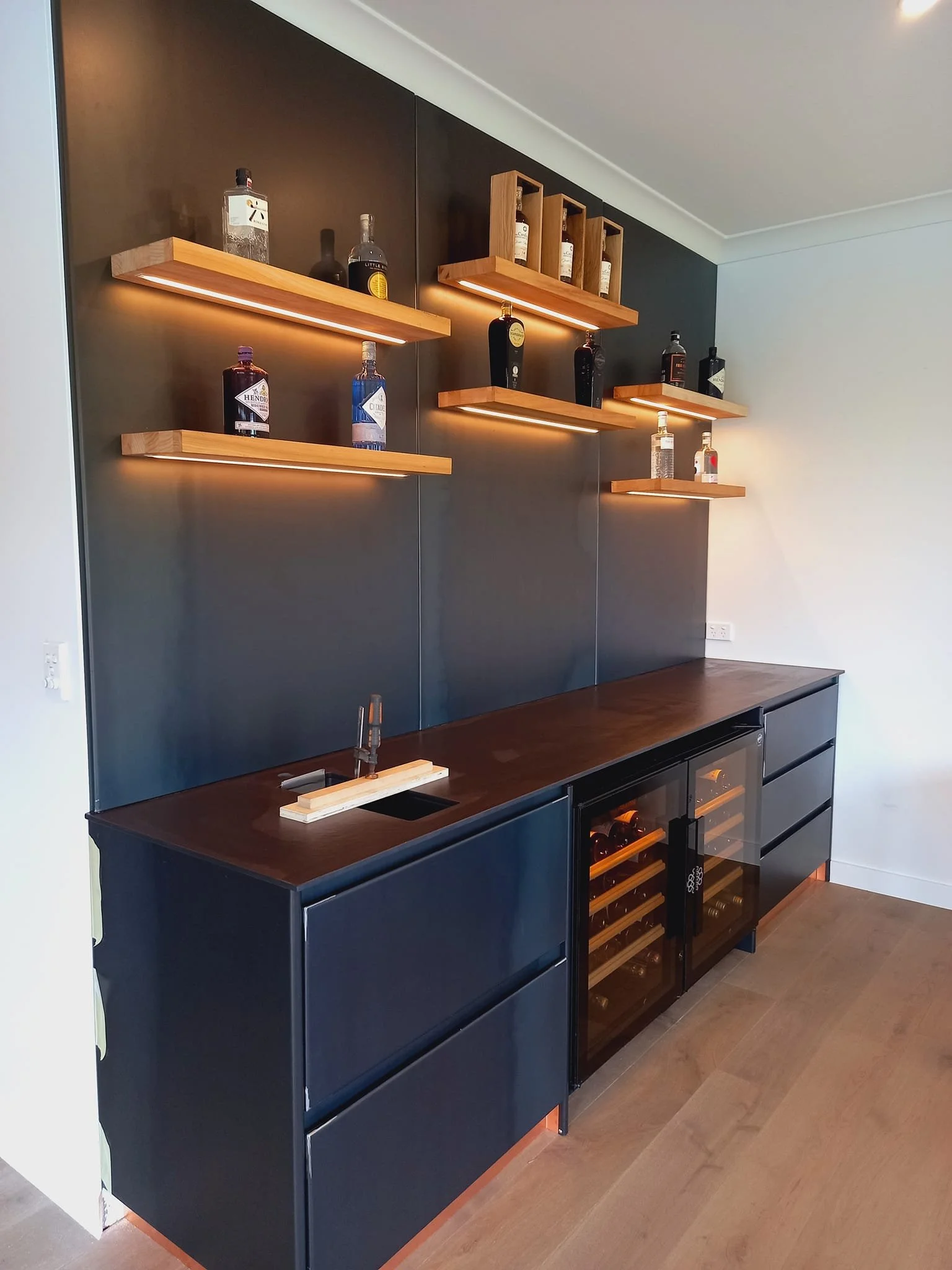 kitchen-bar-fit-out-steelwork-auckland.jpg