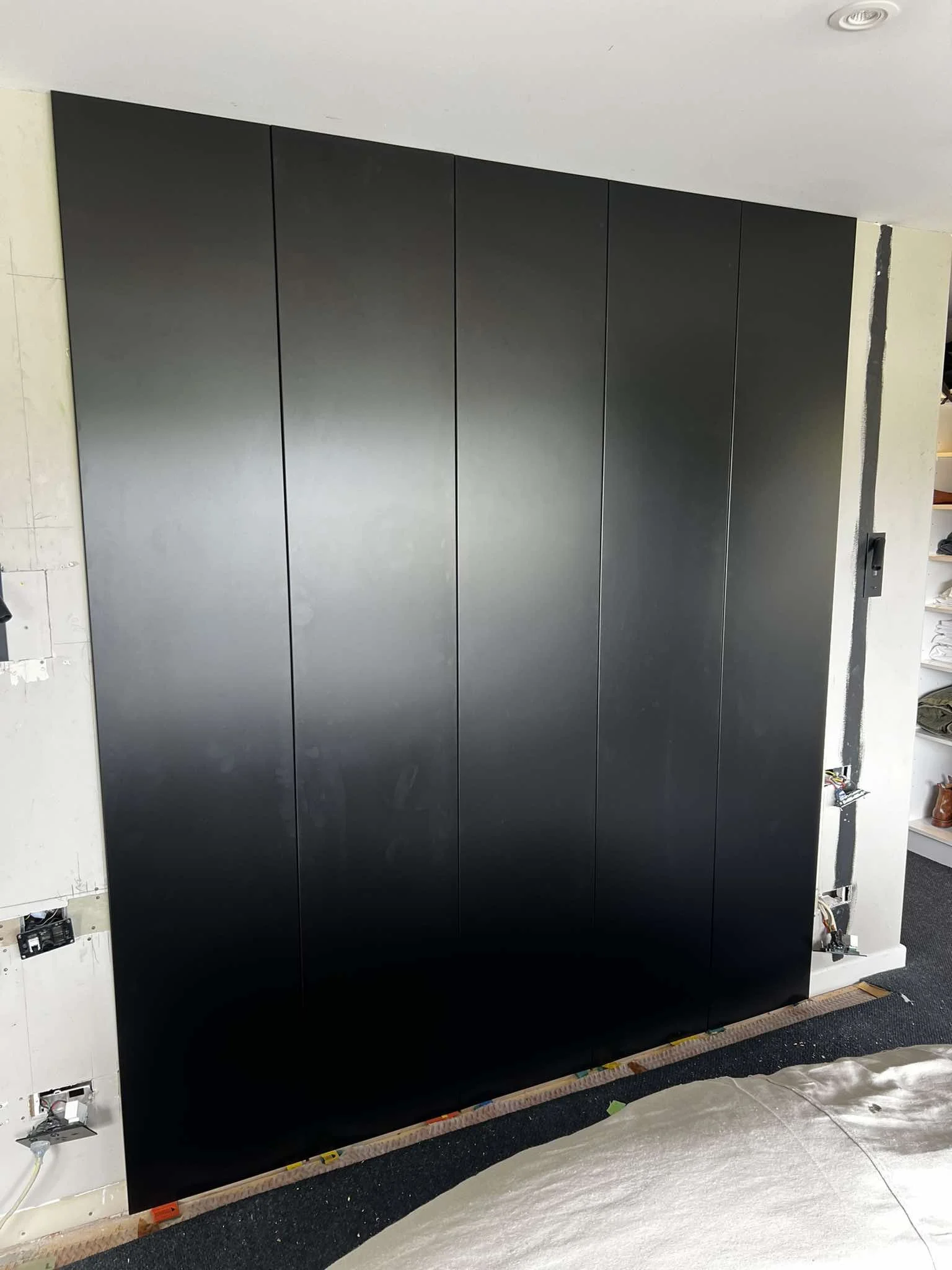 steel-feature-wall-westmere-jn1778.jpg