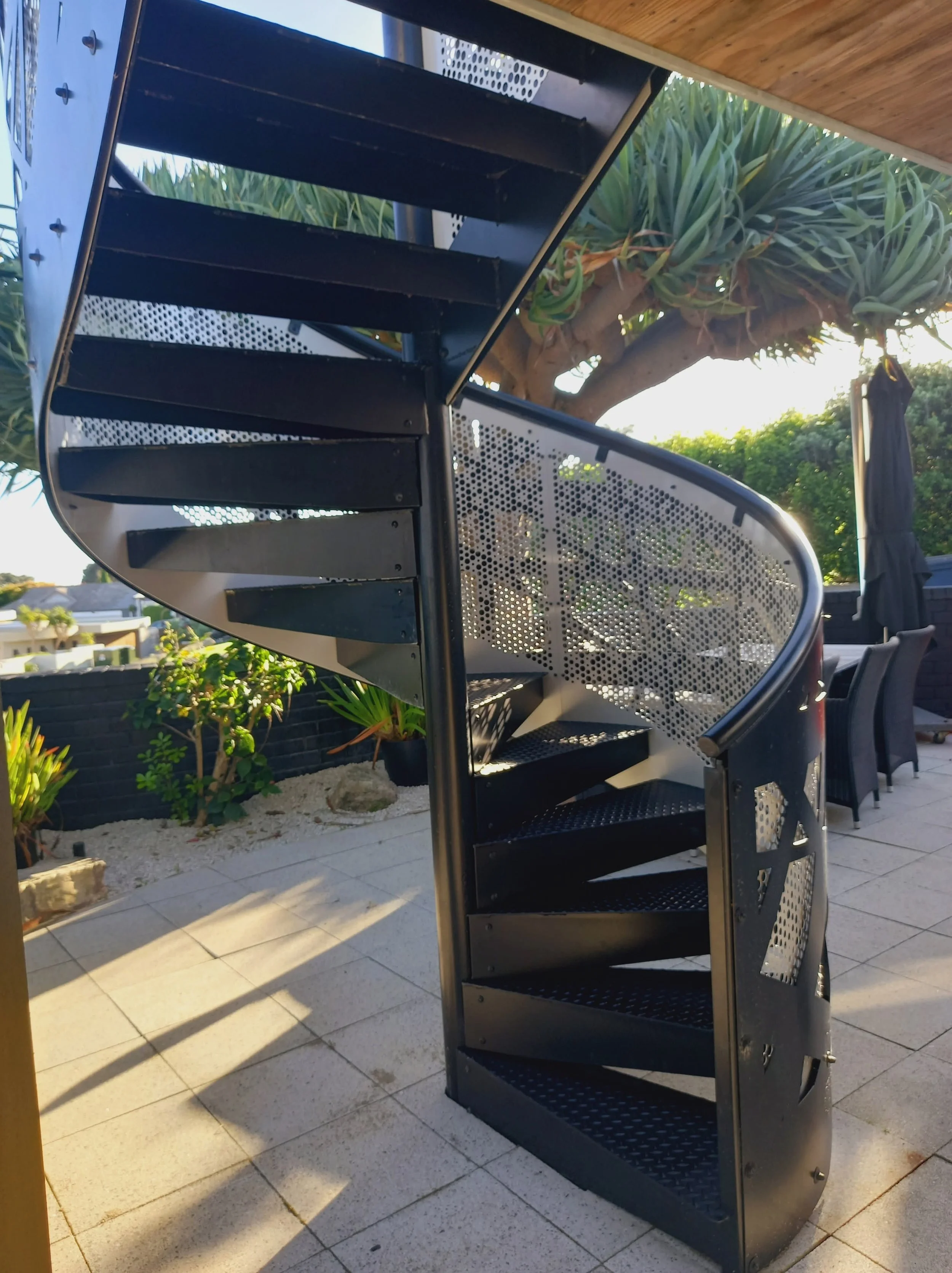 spiral-stairs-outdoor-auckland-jn0618.jpeg