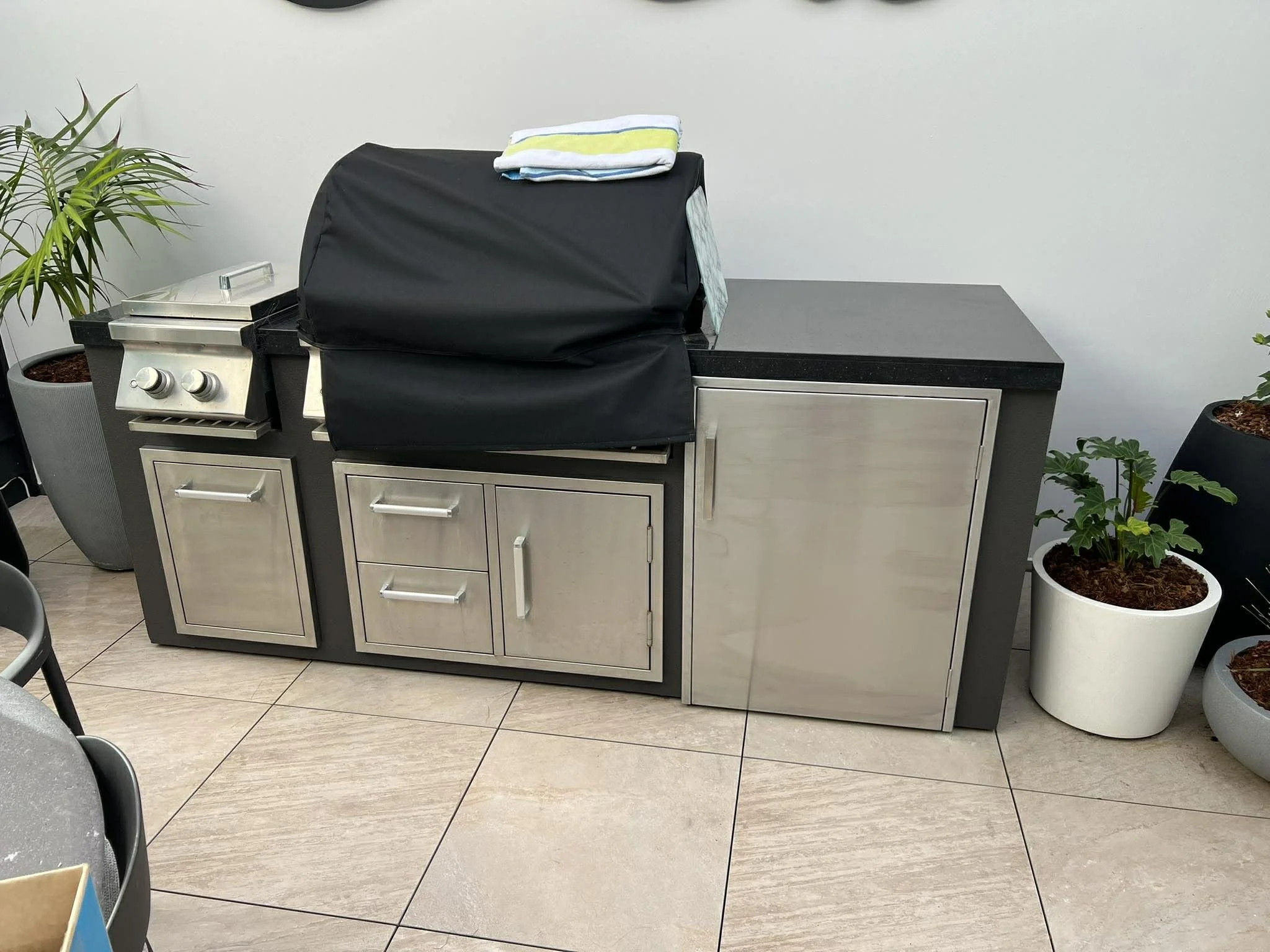 stainless-steel-door-and-trolley-for-bbq-silverdale-jn2171-2.jpg