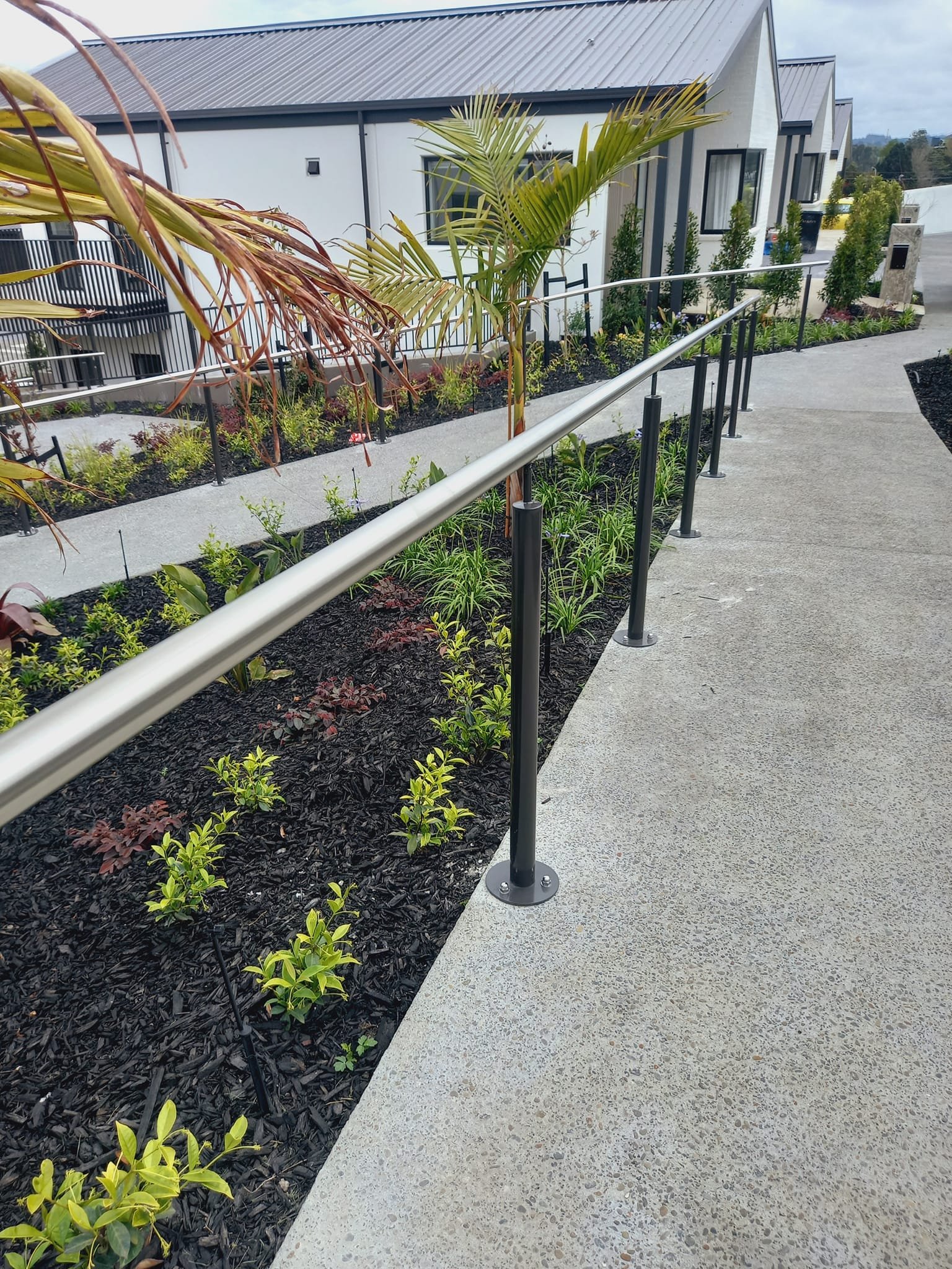 outdoor-steel-handrails-silverdale-jn1335.jpg