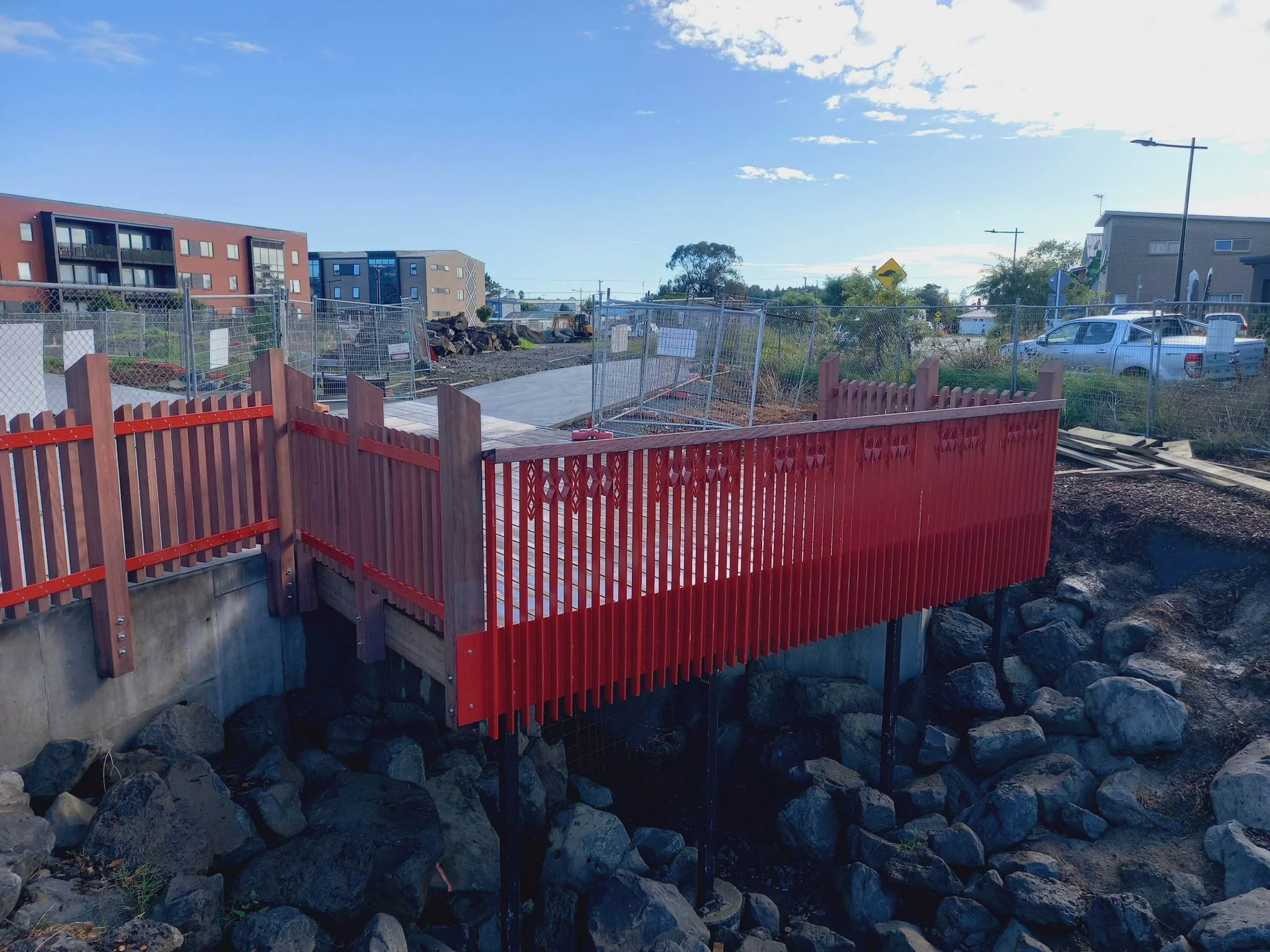  Steel Balustrading &amp; Purple Heart Timber 