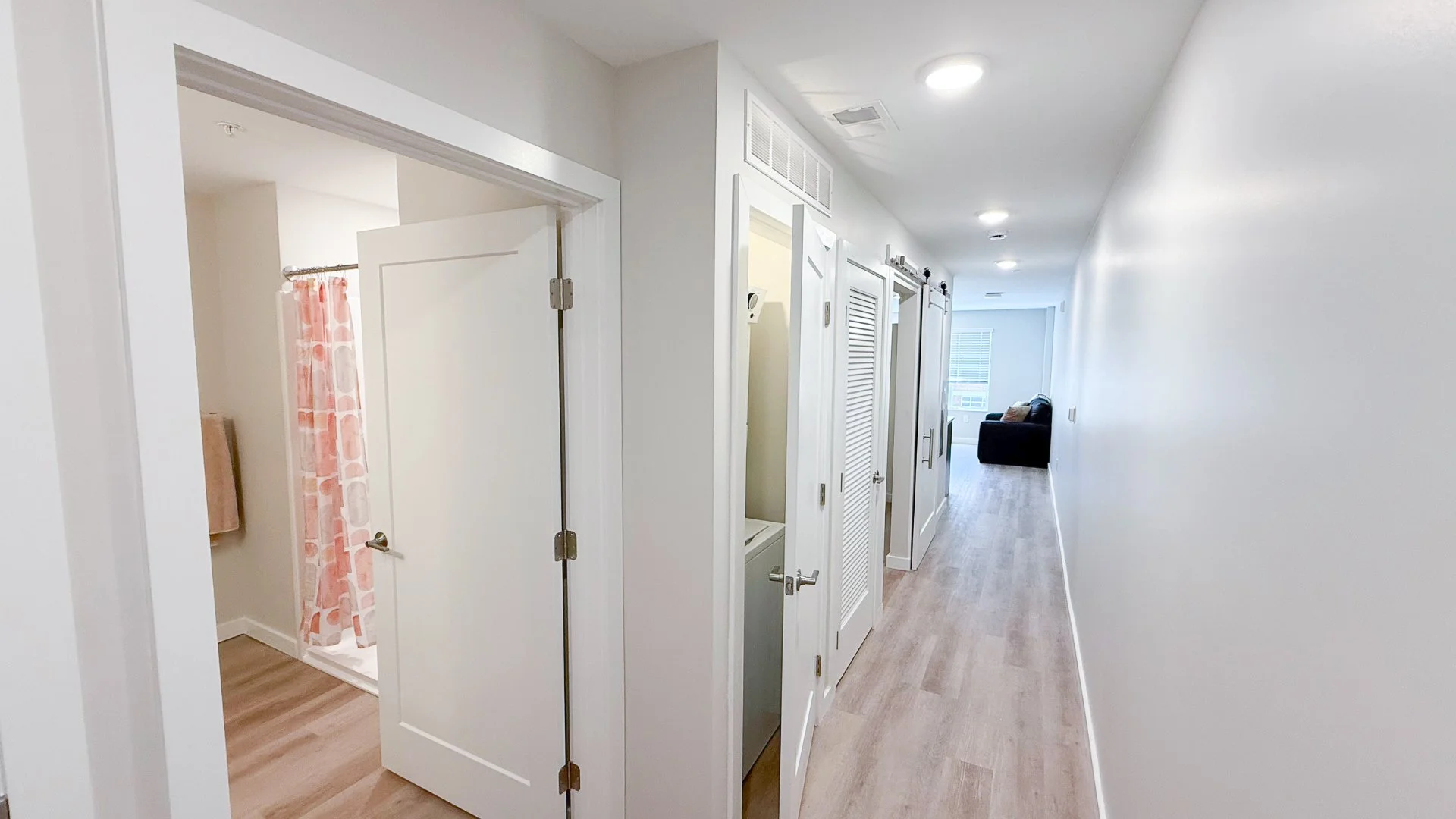 608 Chalmers 204 - Model 1 BR B - 5.jpg