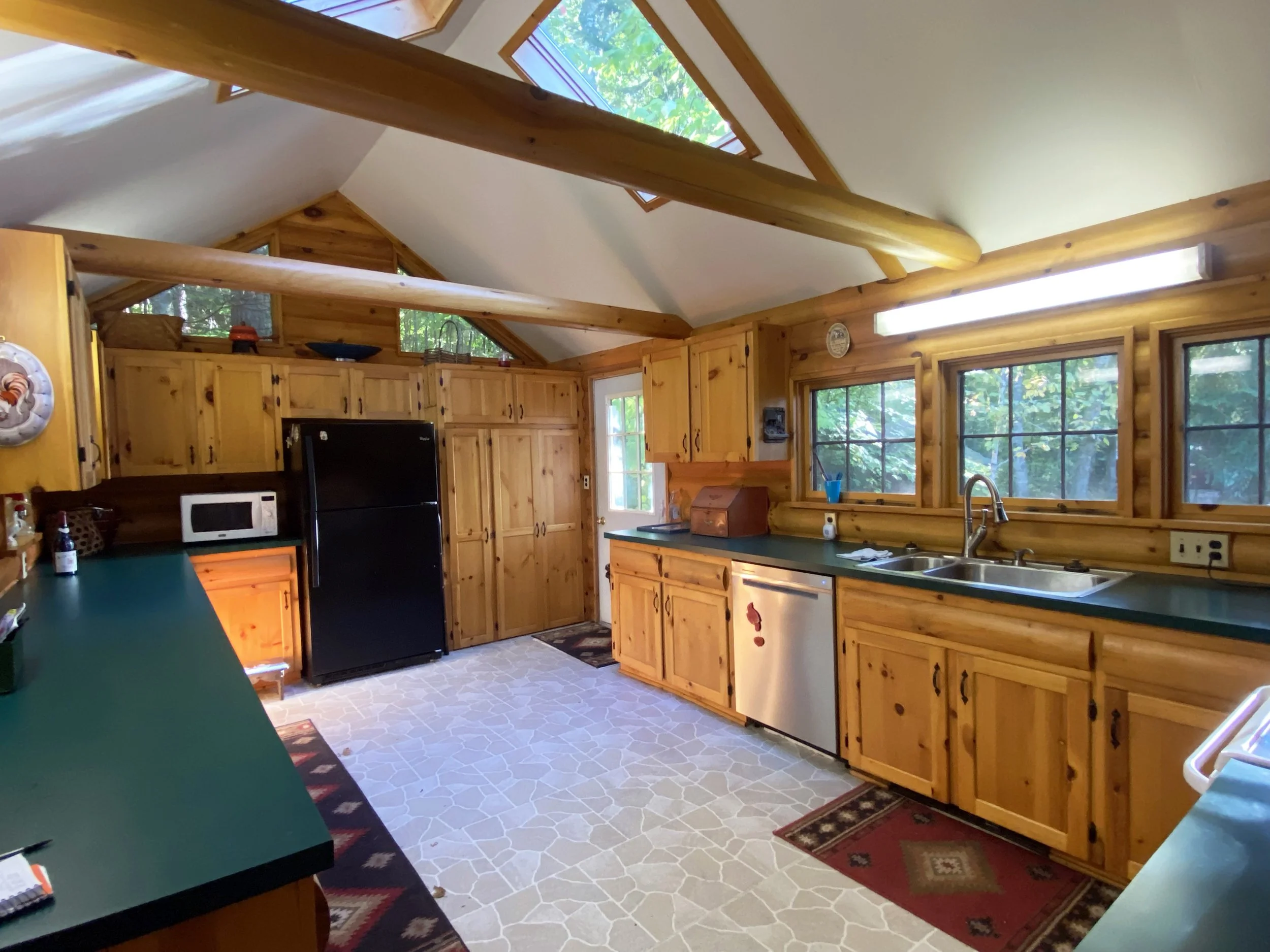 Kitchen Photo 1.jpg