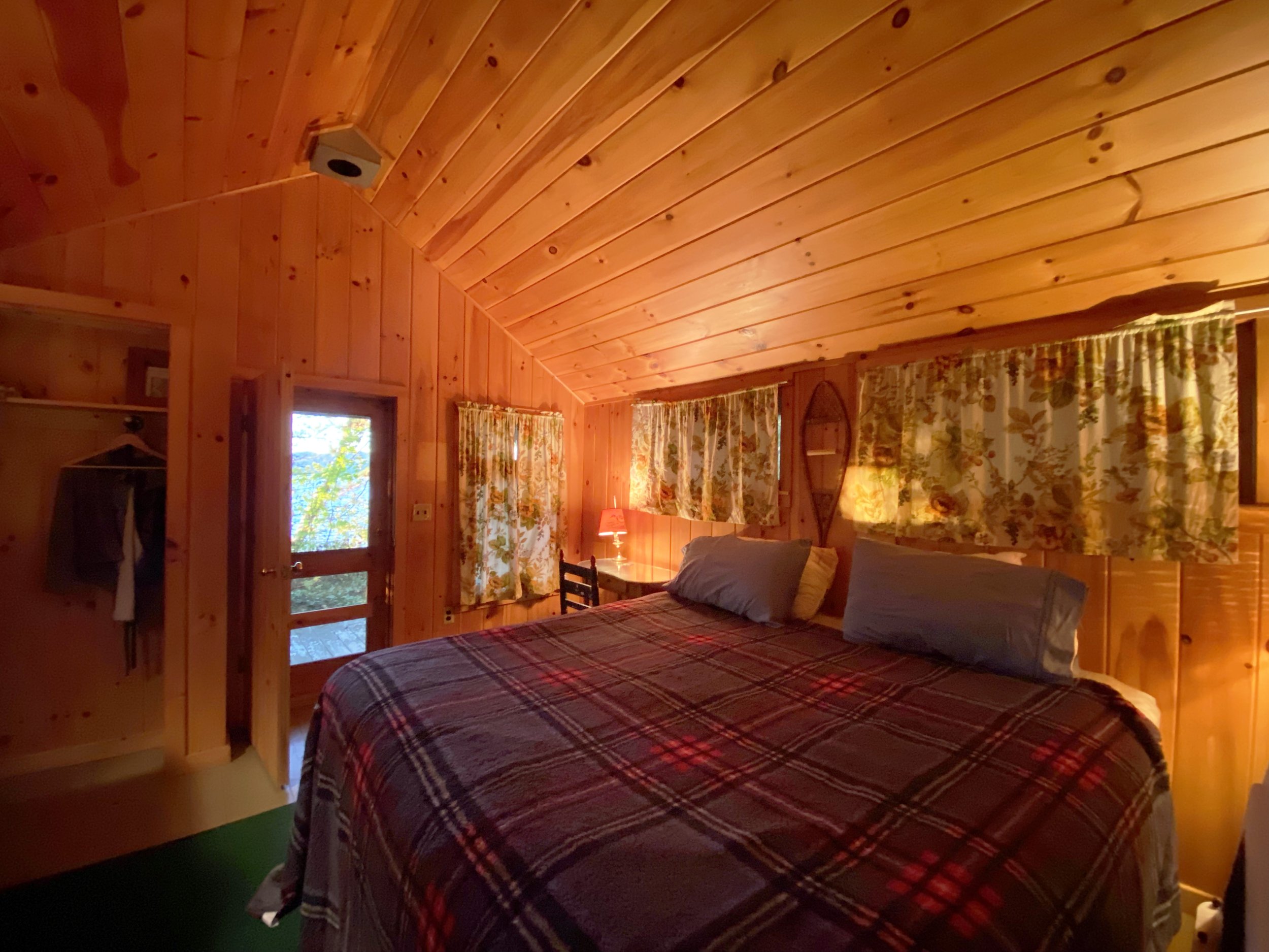 Honeymoon Suite_Bedroom 4.jpg