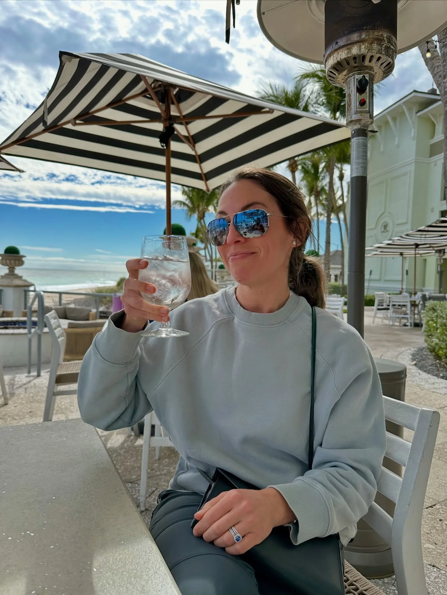 5 reminders as the Year comes to an end (from your functional RD friend)

1️⃣ Replace one negative thought about yourself (especially crossing a mirror) with a positive one
2️⃣ CHEW your food and try to sit when eating 
3️⃣ Consistency > Perfectio