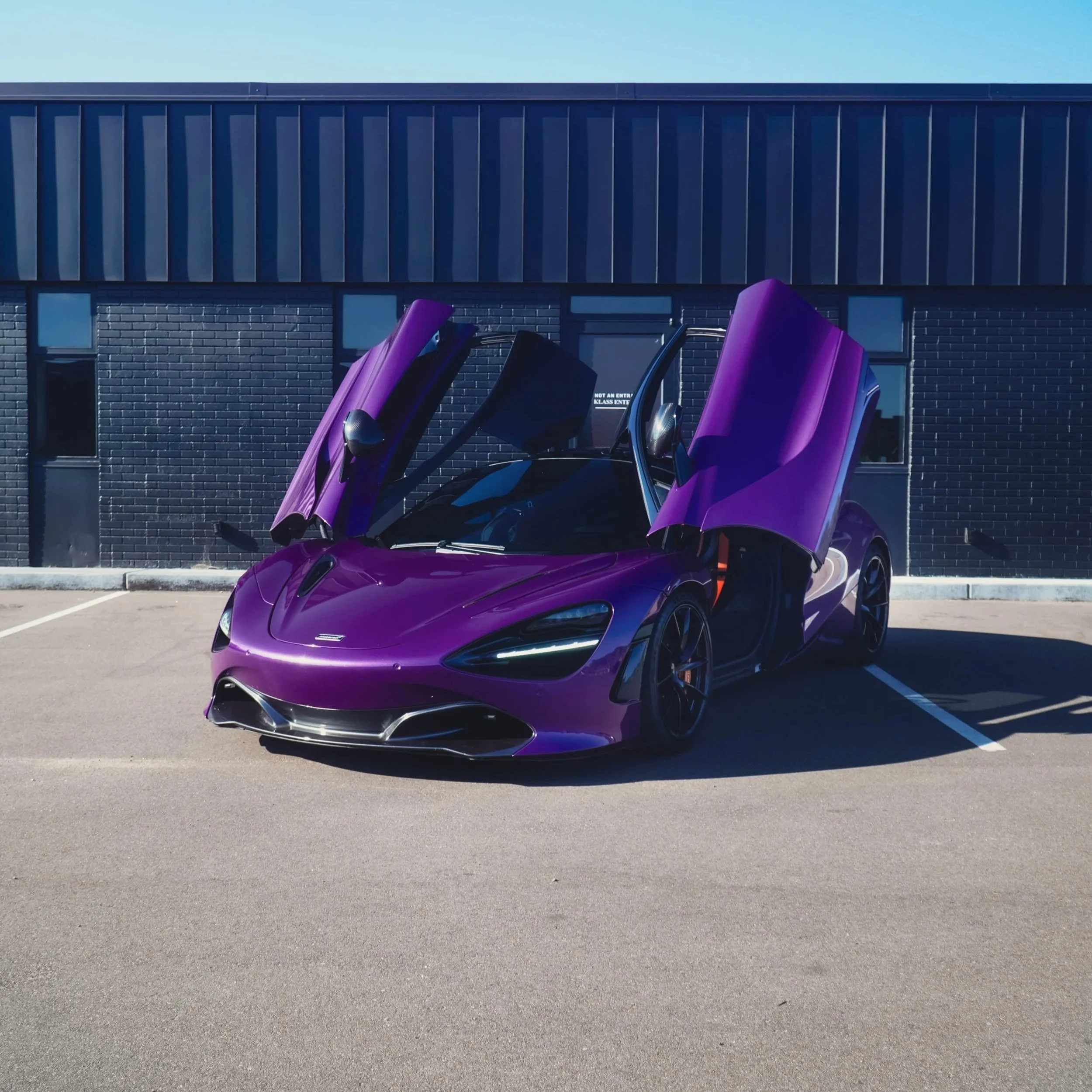 720S_002.jpg