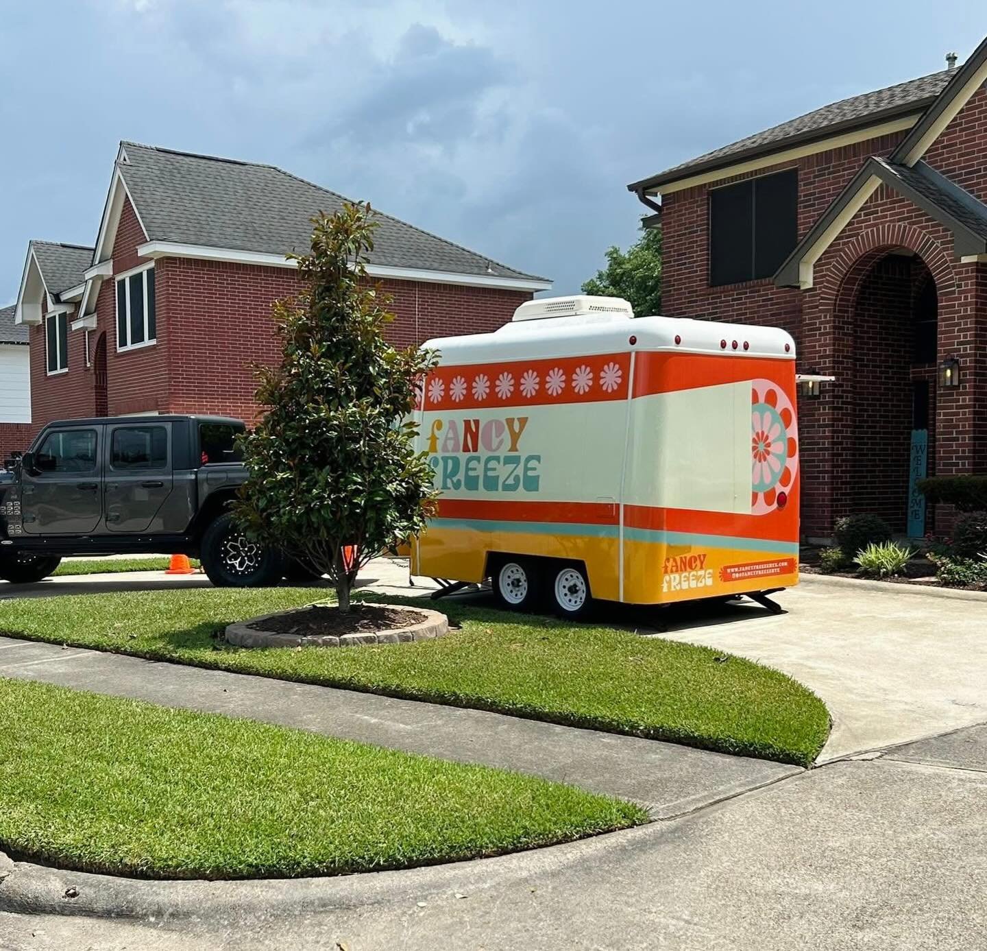 Bring a burst of fun and flavor to your next private event with our charming snoball trailer serving up your deliciously icy favorites! 🍧

#fancyfreezehtx #MeetMeAtTheWindow #privatepartyideas #birthdaypartyideas