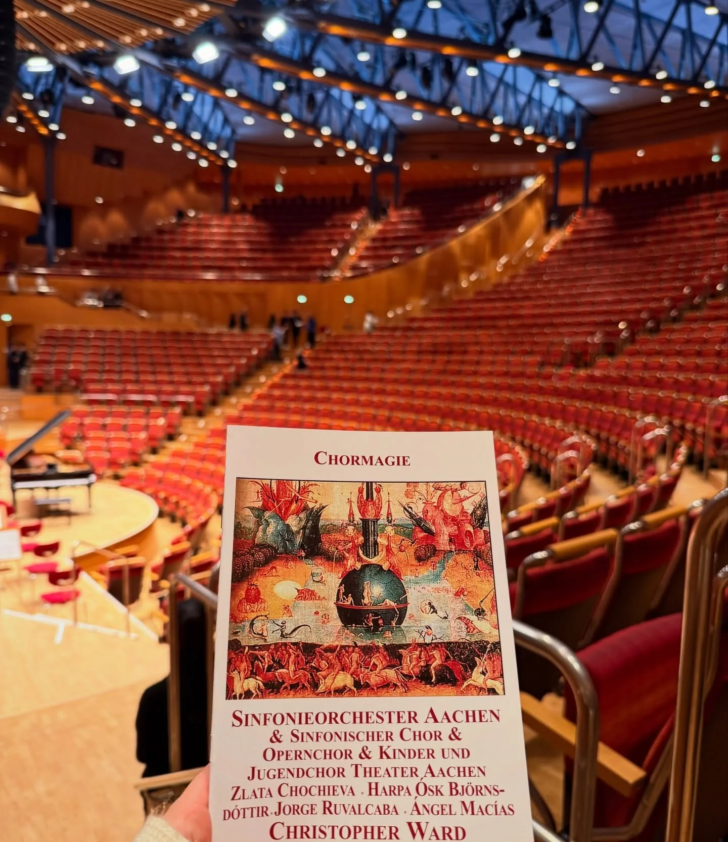 Thank you K&ouml;ln!!! What a wonderful experience singing in this beautiful hall, and not worse that we had glasses of K&ouml;lsch waiting for us after the applause🍻 (and they wrote my name correctly on the program!!)
