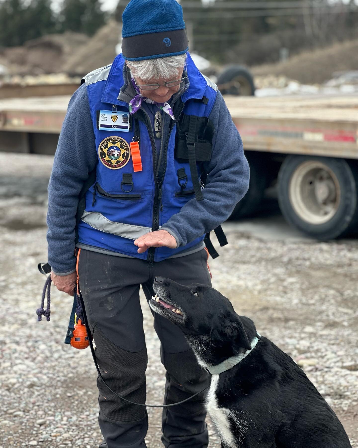 How do you spend your weekends? These folks and their K9s put in so much of their time and resources training and working. Head on over to https://flatheadk9.org/giving/ and show your support 🐕