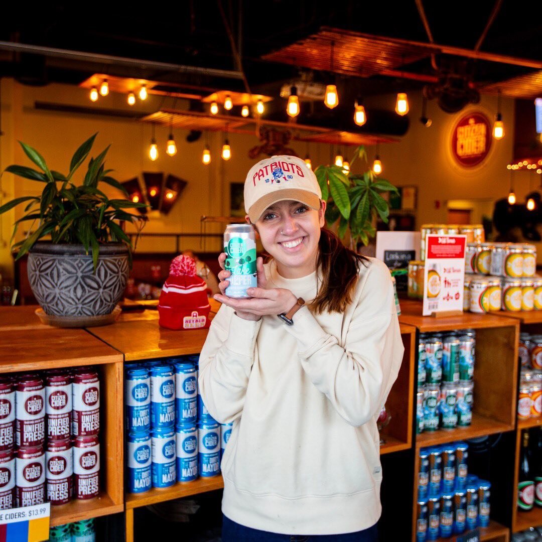 Meet Nicole, our Manager of Business Operations! 🌟 When she&rsquo;s not busy keeping things running smoothly, and developing new ciders, you can find her enjoying her favorite, Lake Hopper! 🍻 Nicole says she loves Lake Hopper because it&rsquo;s dry