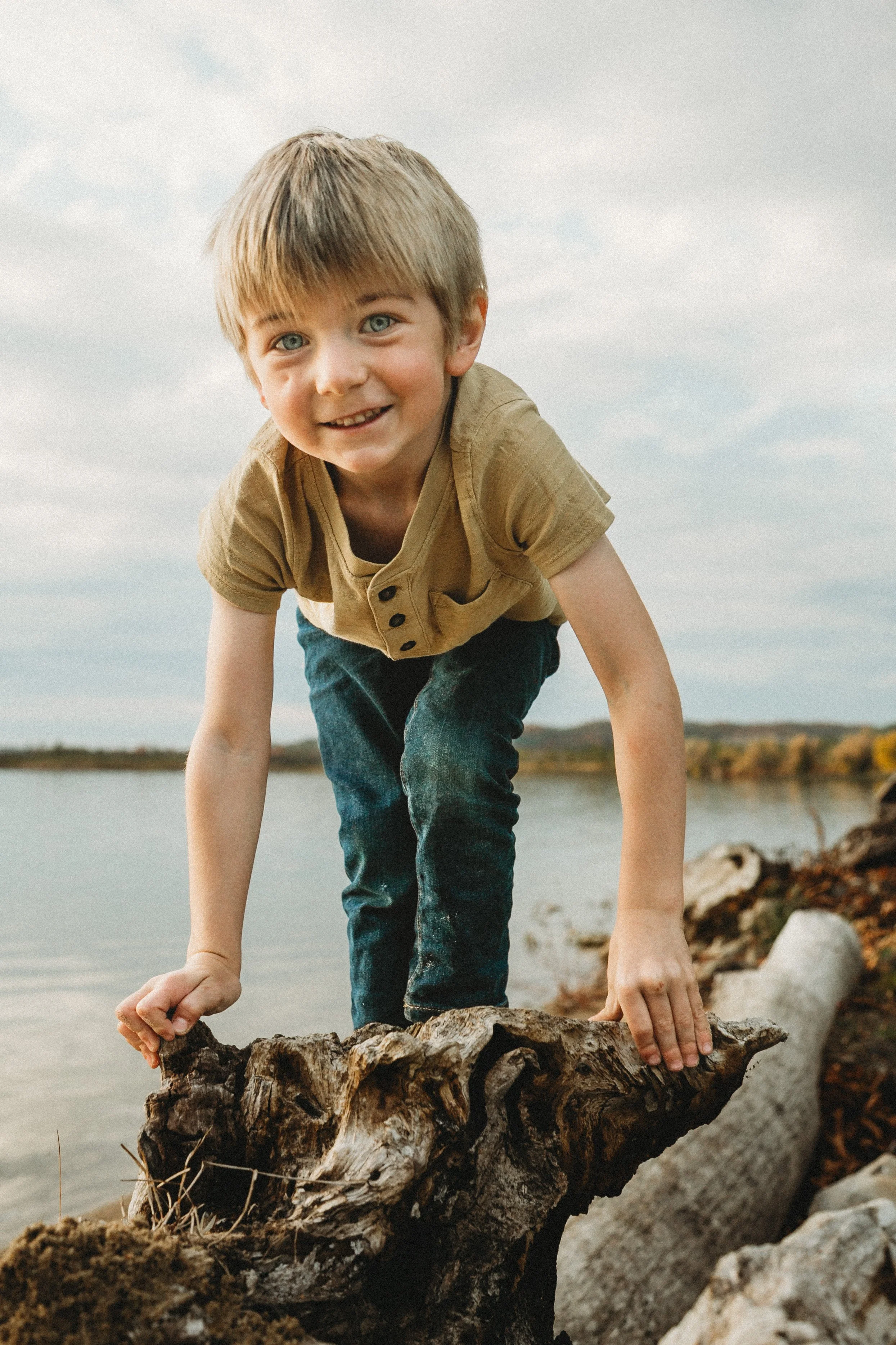 northern michigan mini session | family photographer in Bellaire michigan