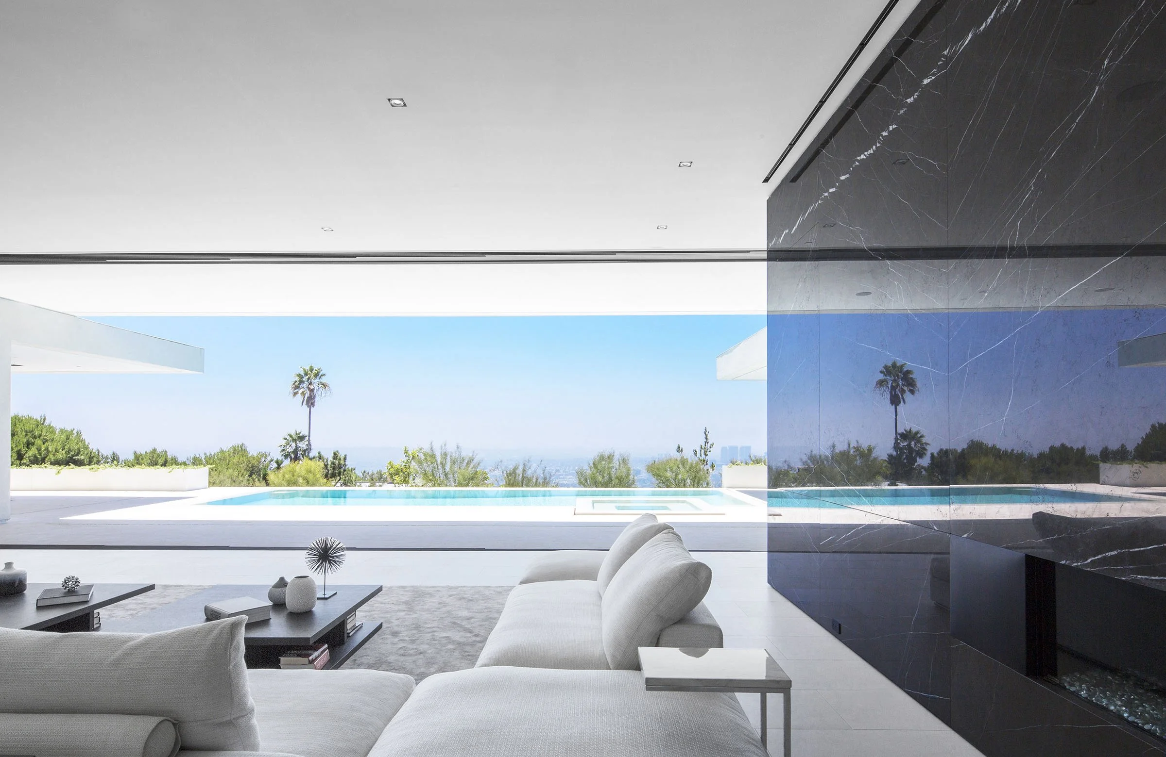 small_08_XTEN Architecture_Mirrorhouse_3.jpg