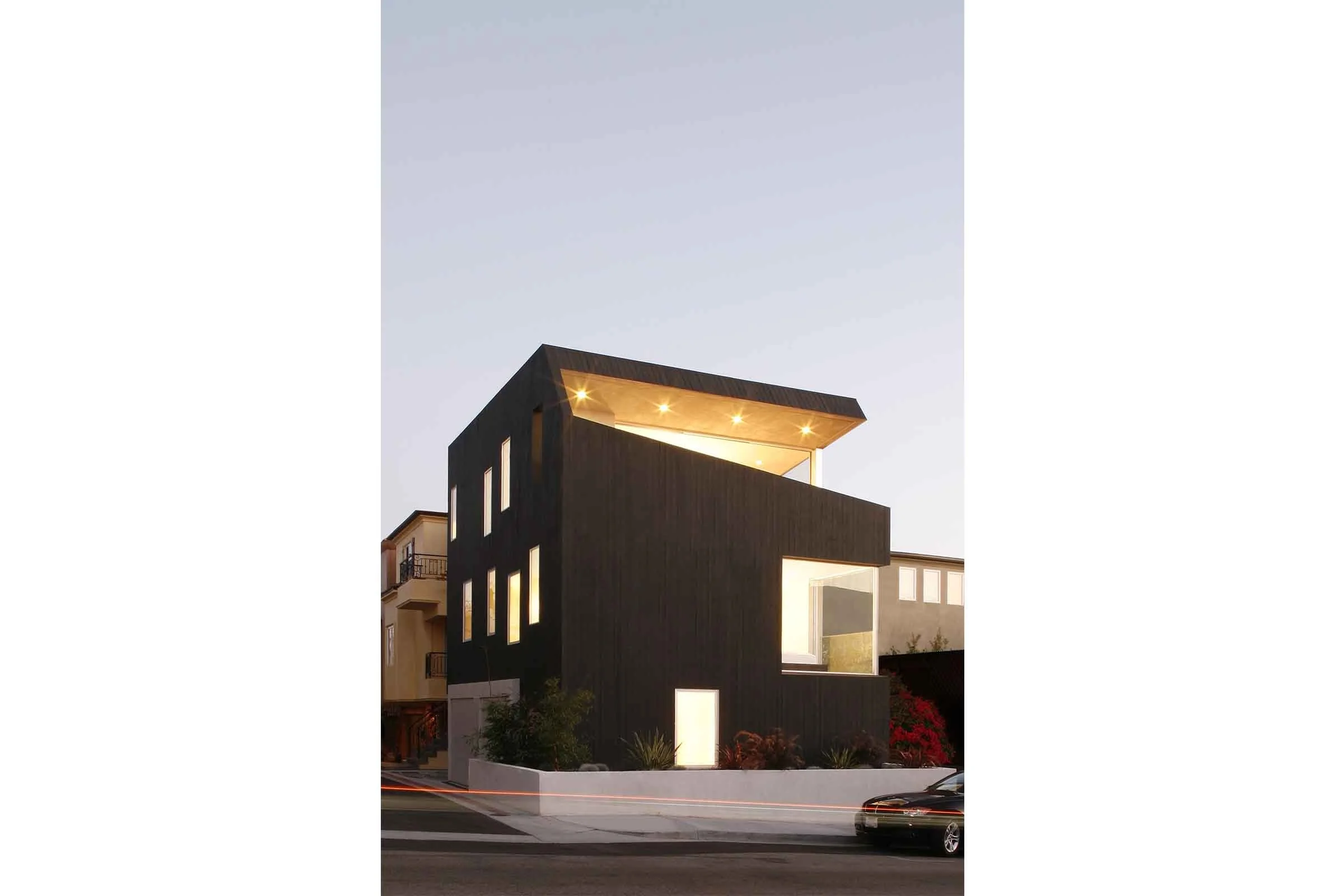 small_surfhouse_01.jpg