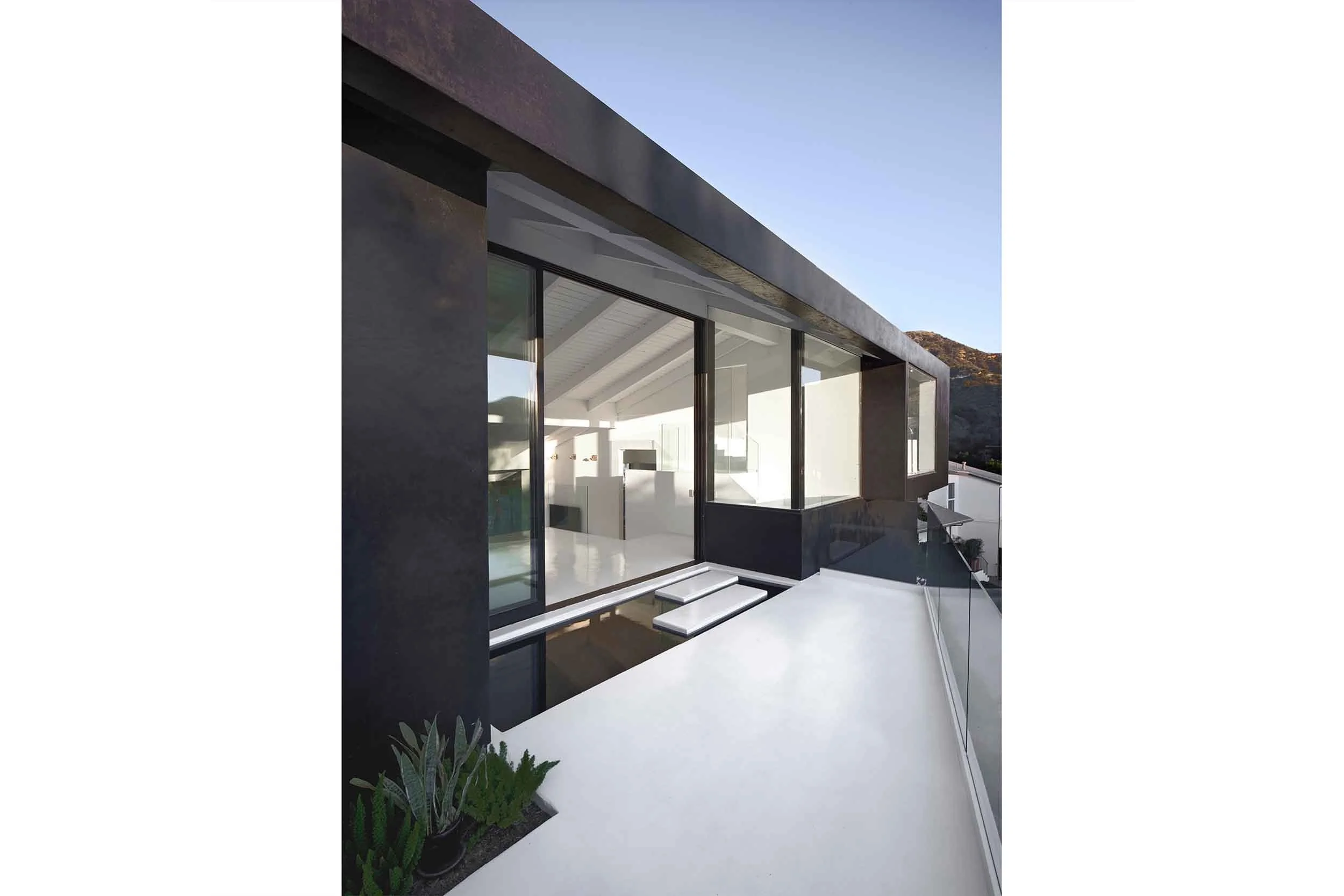 Nakahouse_website_03.jpg