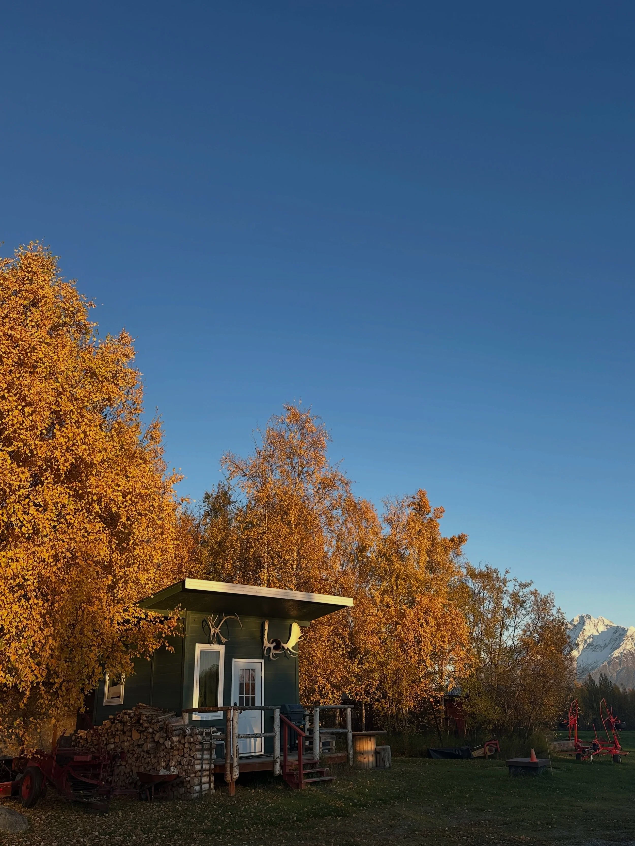 It&rsquo;s a crisp fall day and that means you should dress warm for our farm-to-table dinner at the Railcar tonight! 

As a reminder, The Railcar at Moonstone Farm is closed to the public for our sold out farm-to-table dinner tonight with Alaska Adv