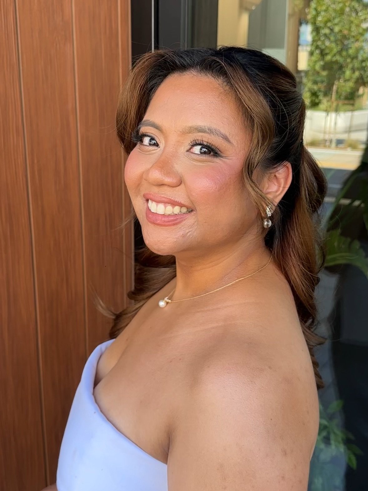 There&rsquo;s no better feeling than helping my brides feel confident!! Bridal makeup is more than applying the right products on you, it&rsquo;s the time, skill, and care to make you feel more like you and show up as the best version of yourself on 