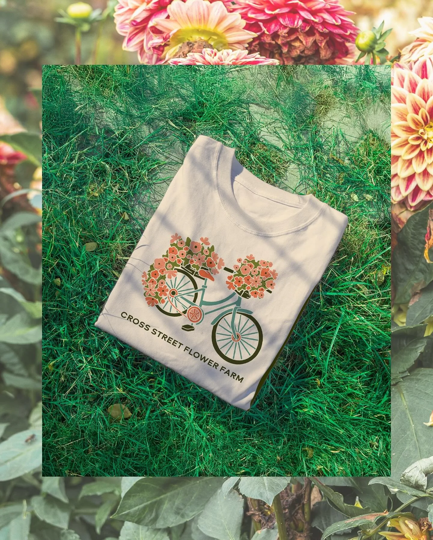 Couldn&rsquo;t let the season pass without sharing more of these merch and packaging designs for @crossstreetflowerfarm !! 

I couldn&rsquo;t think of a dreamier space to be inspired by- be sure to give them a visit for workshops, cut your own stems,