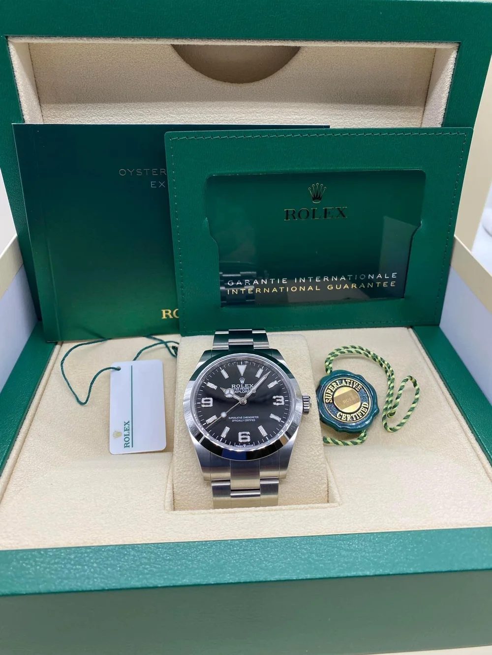 ROLEX Explorer II グリーンボックス 付属品 2025 Rolex Explorer 40mm, Black Dial, Unworn Full Set