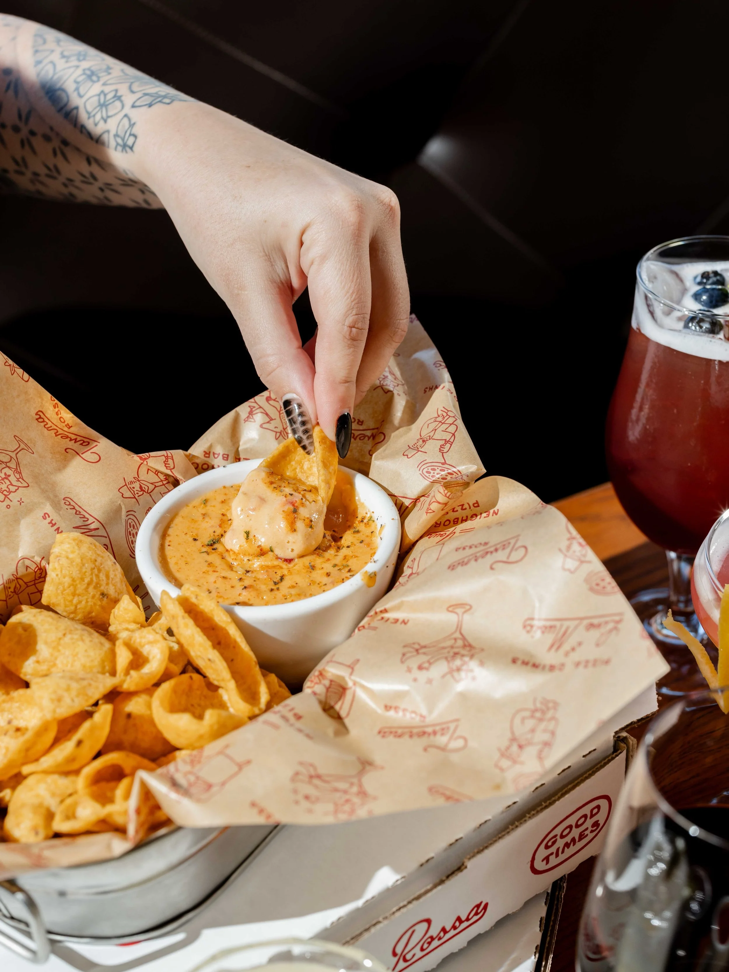 We named it Killer Queso for a reason. 🧀

House-pickled jalape&ntilde;os, white onion, bell pepper served with Fritos because obviously. This one&rsquo;s not messing around.

Come find out for yourself. 

#TavernaRossa #PlanoEats #SouthlakeEats #DFW