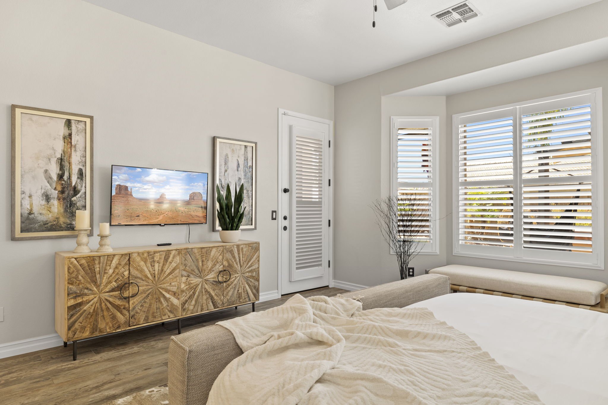 39-web-or-mls-9533-e-idaho-ave.jpg