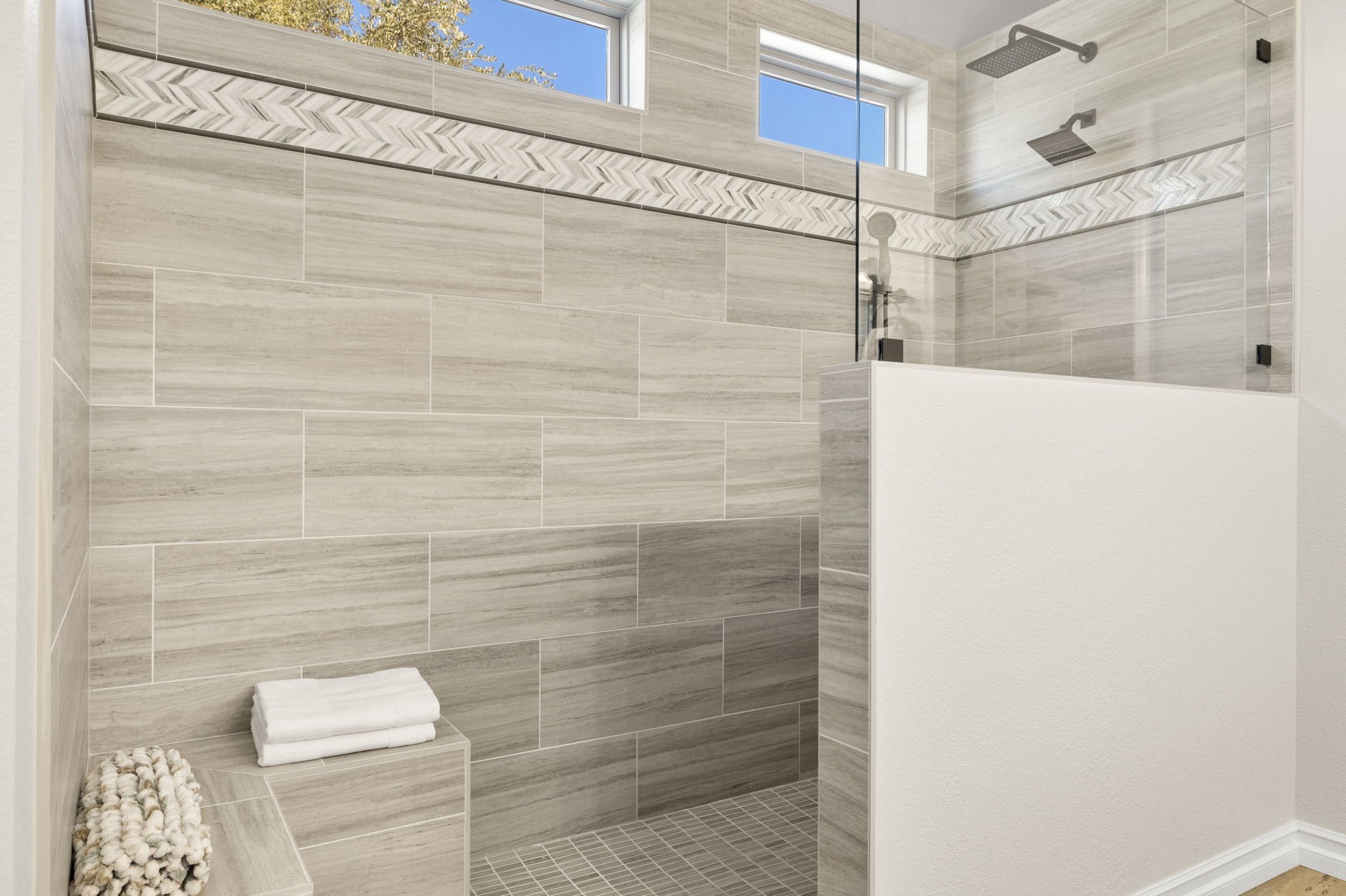 41-web-or-mls-9533-e-idaho-ave.jpg