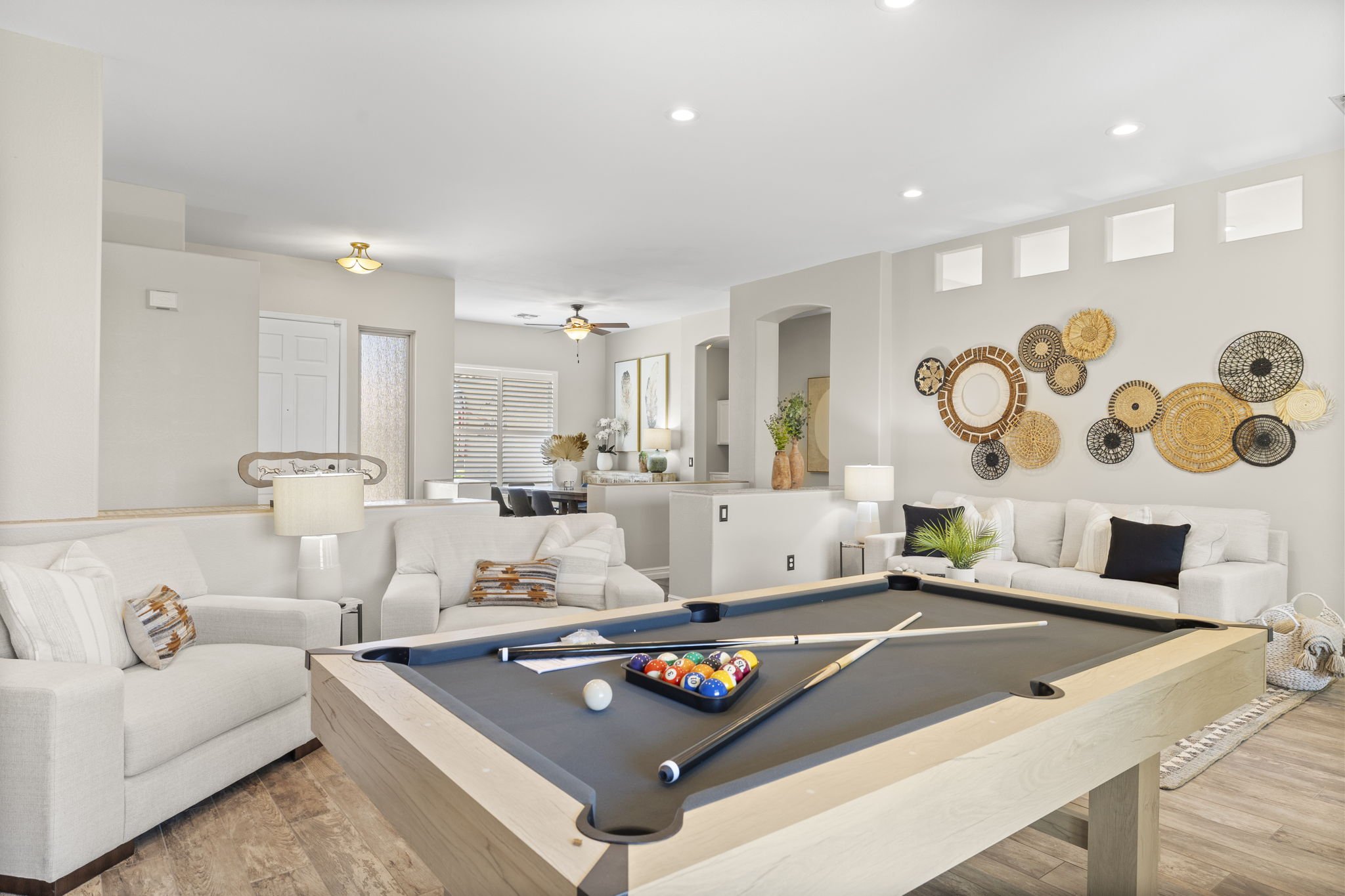 14-web-or-mls-9533-e-idaho-ave.jpg