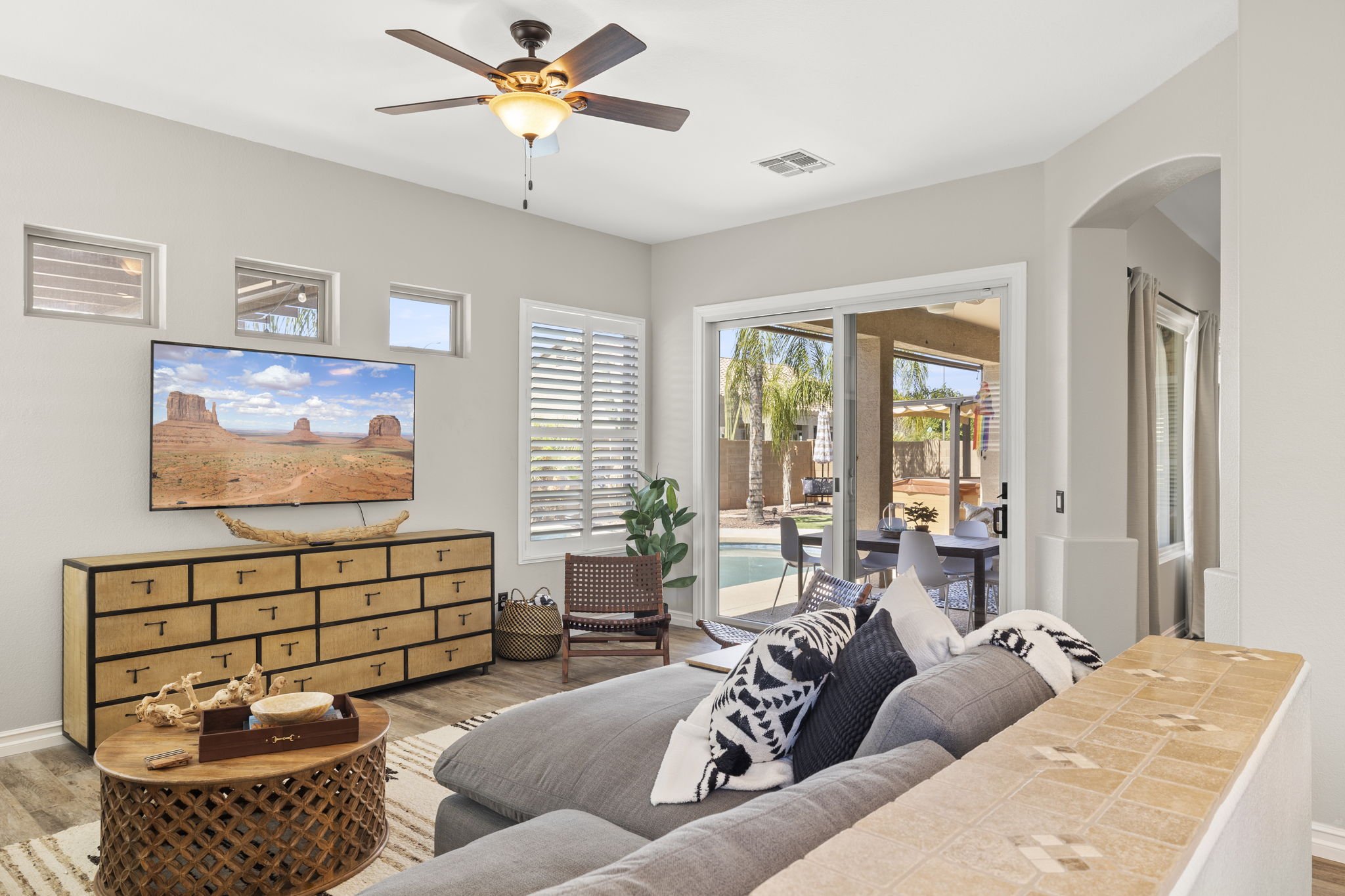 23-web-or-mls-9533-e-idaho-ave.jpg
