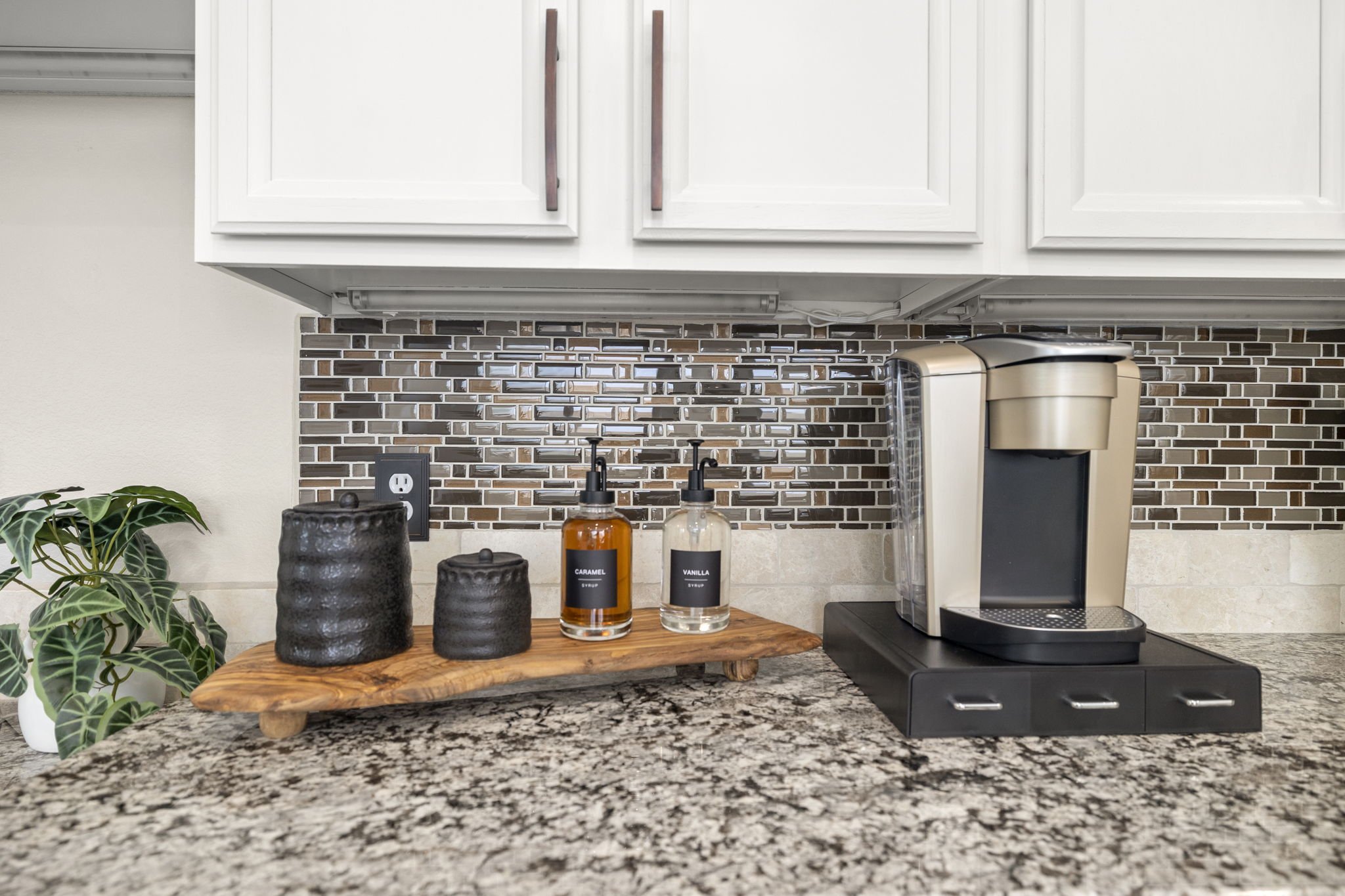 32-web-or-mls-9533-e-idaho-ave.jpg