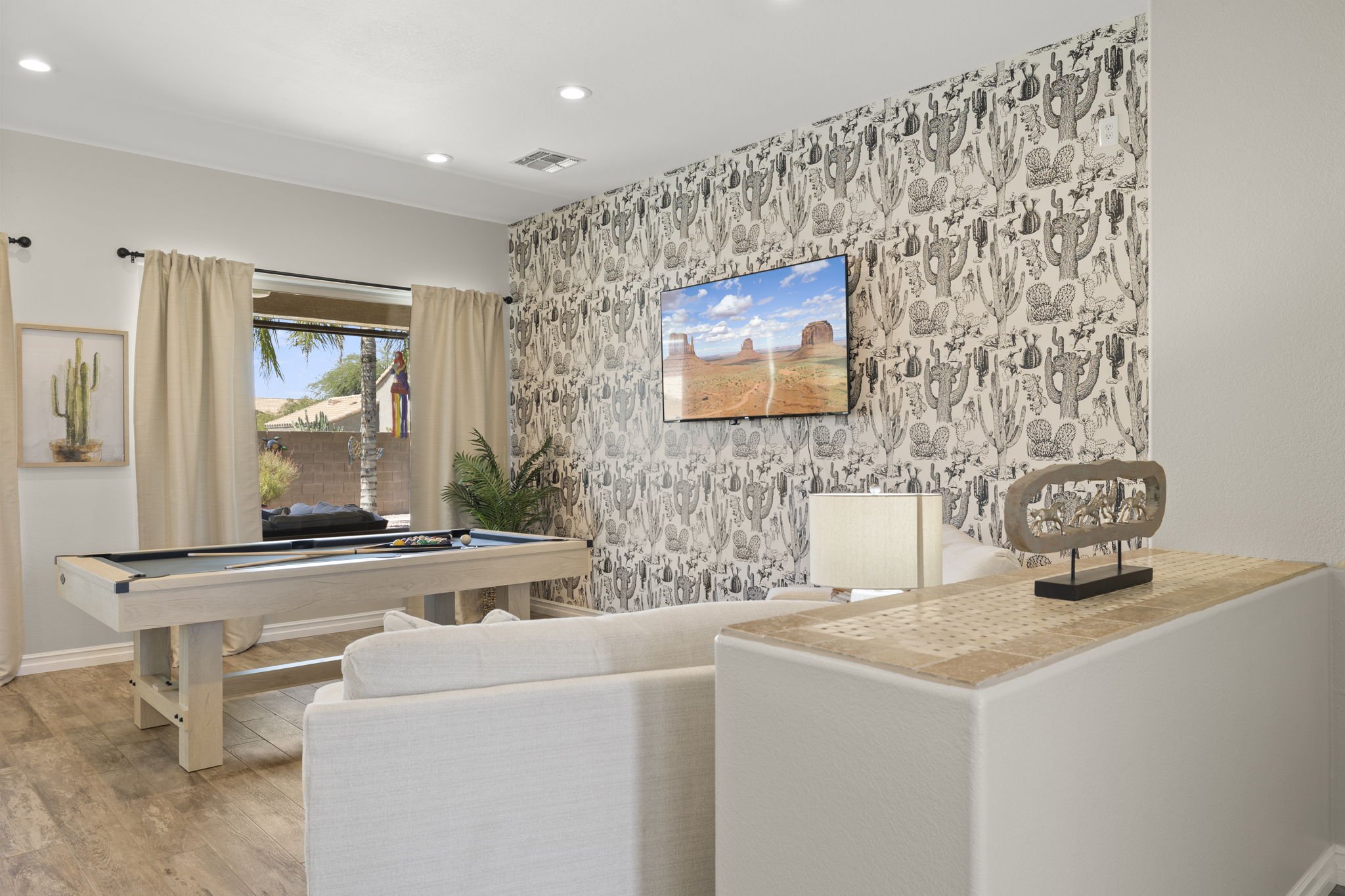 9-web-or-mls-9533-e-idaho-ave.jpg