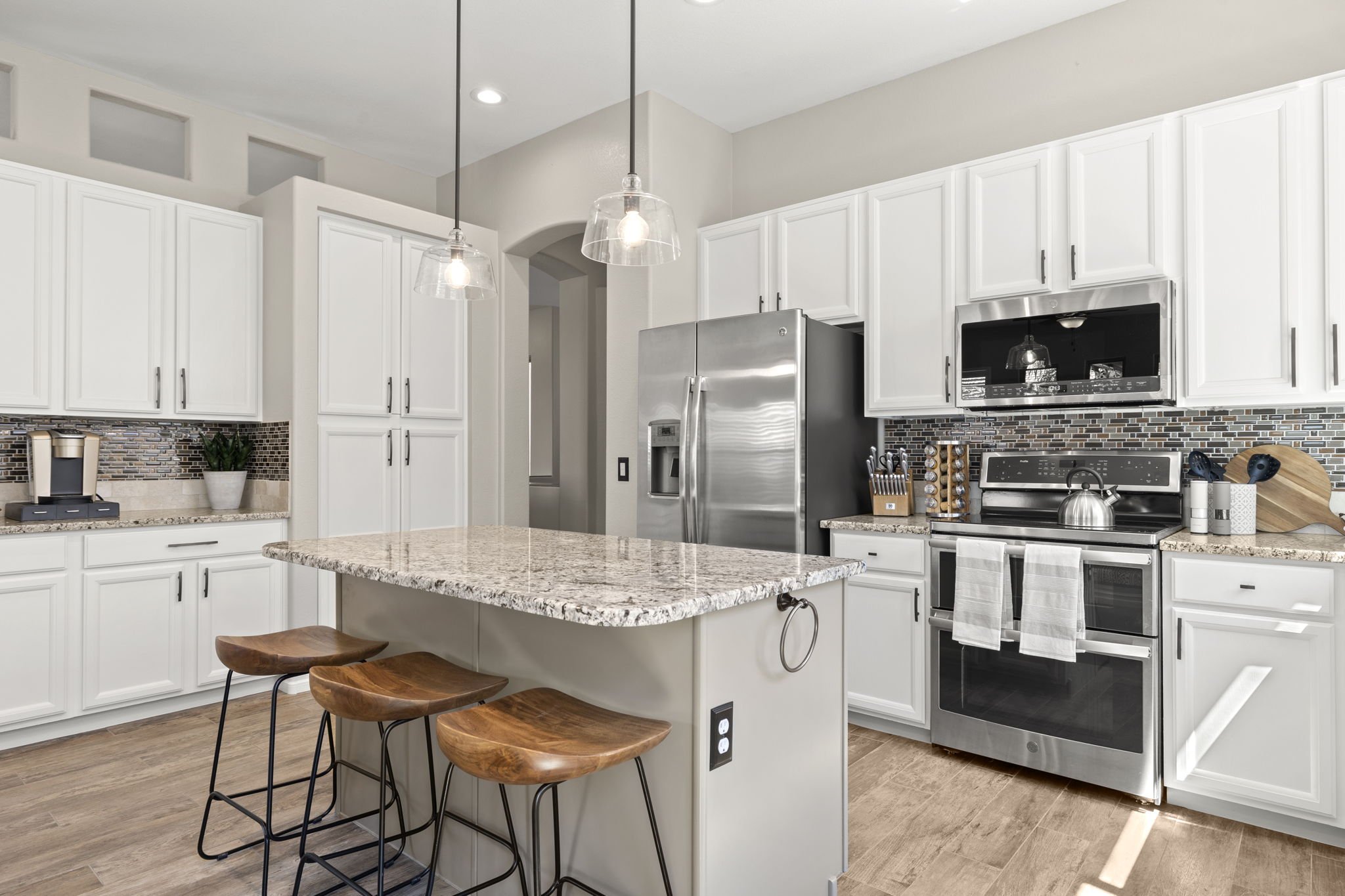 31-web-or-mls-9533-e-idaho-ave.jpg