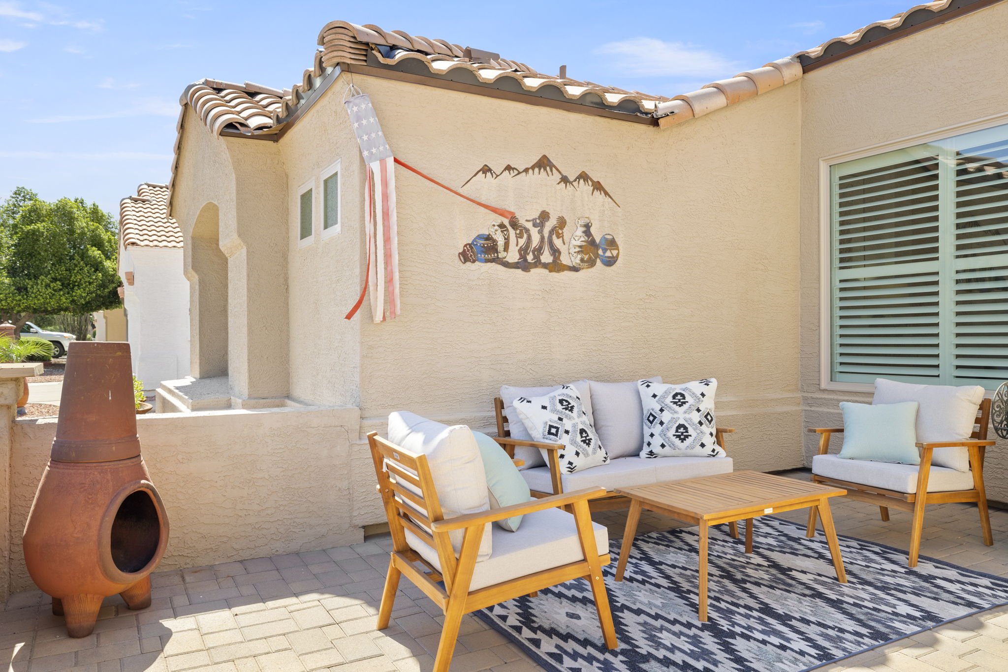 4-web-or-mls-9533-e-idaho-ave.jpg