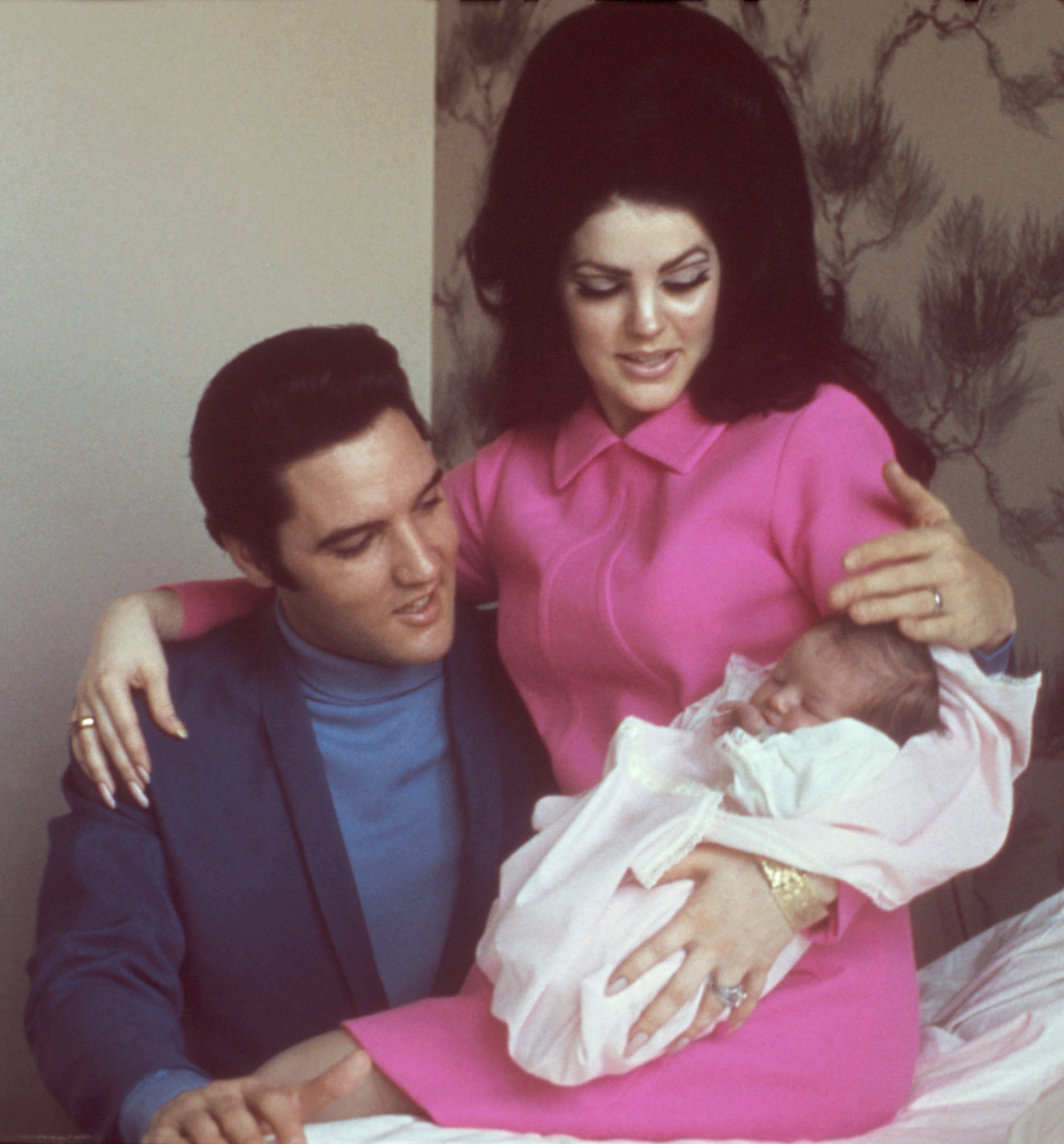 elvis-priscilla-presley-lisa-marie-birth-bn-220624-0a967e.jpeg