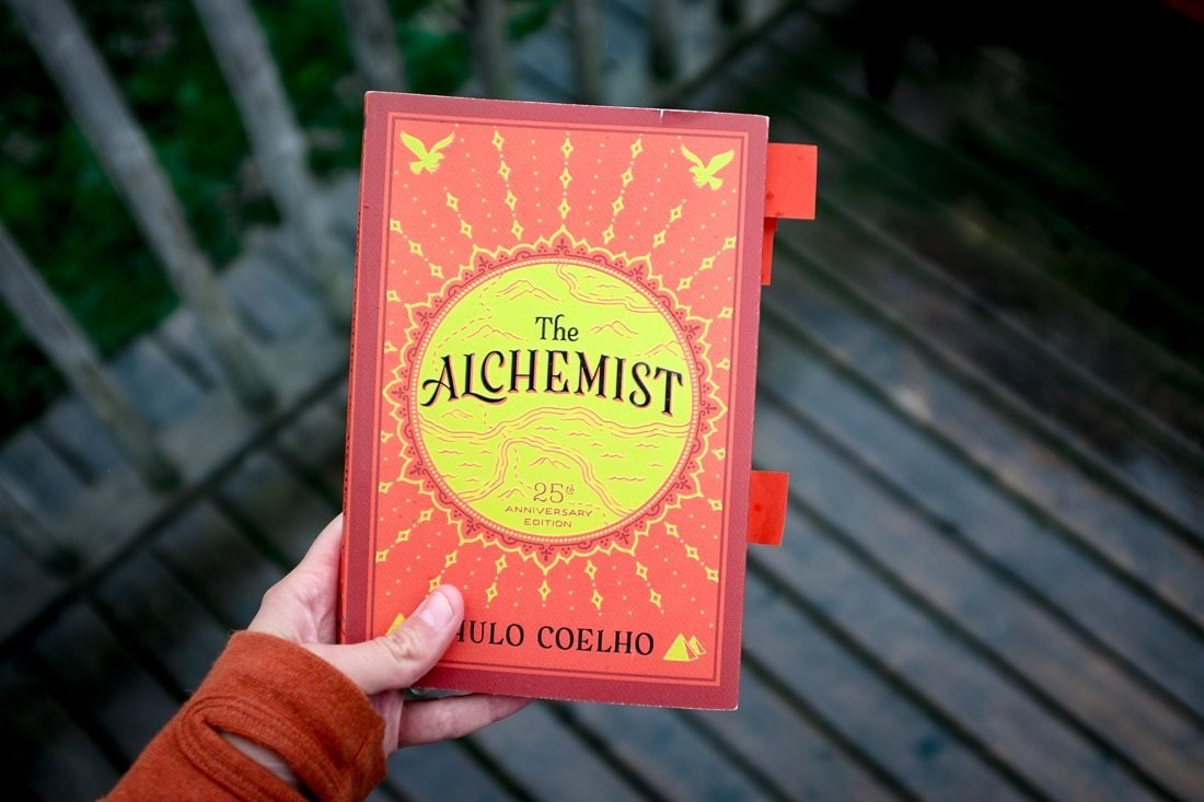 The-Alchemist-Paulo-Coelho-25th-Anniversary-Edition.jpg