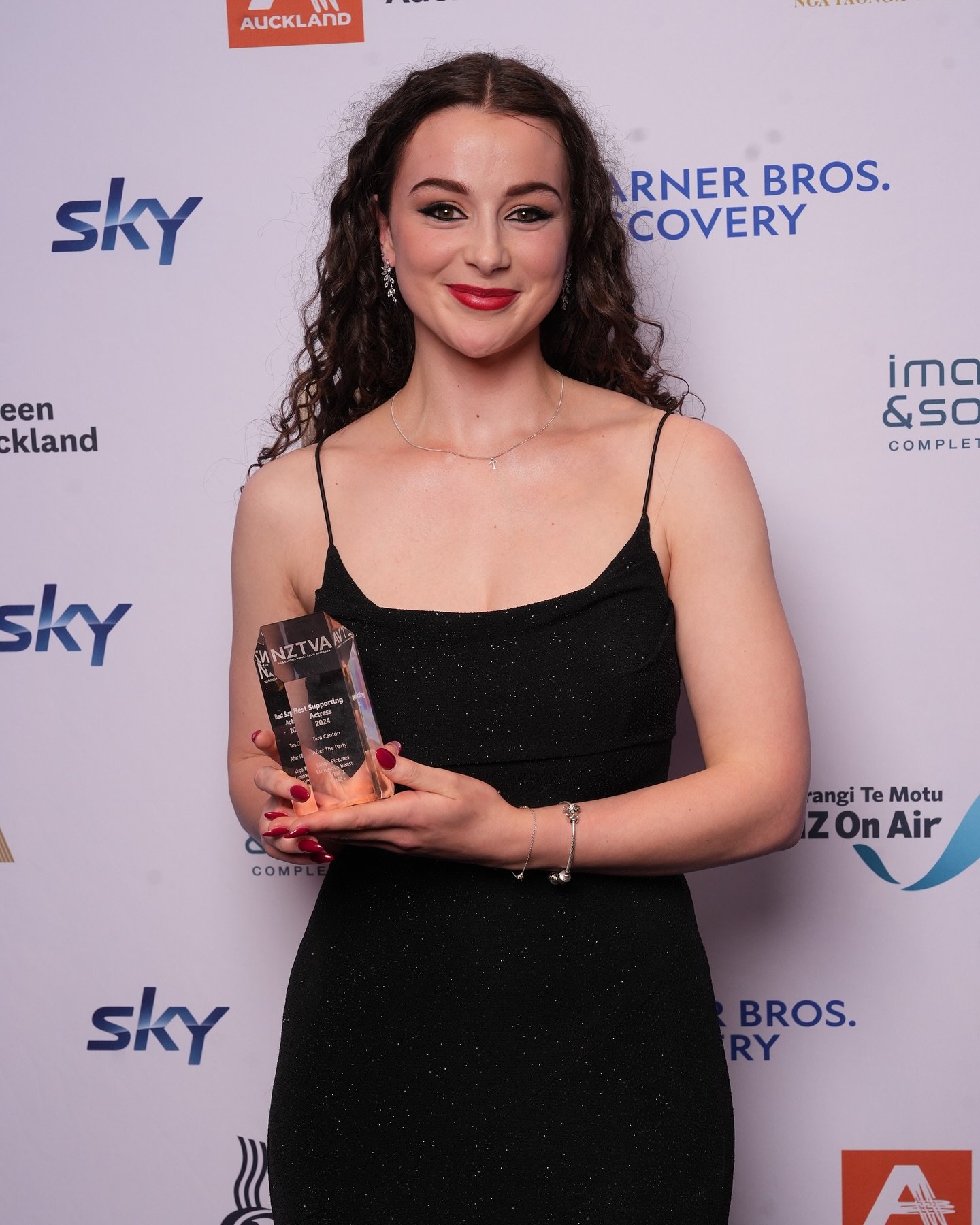 Go Tara! 💕

After the Party star @tararubycanton took out the Best Supporting Actress last night at the @newzealandtelevisionawards 👏

Billie&rsquo;s @jessie.curran_ spoke to Tara back in April about all things acting and her role on the award-winn