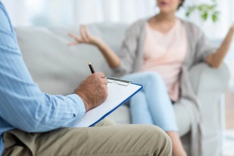 Psychologist vs. Psychotherapist vs. Registered Social Worker in Ontario: What Is the Difference?