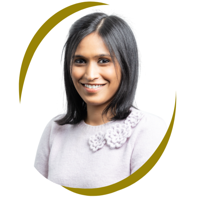 headshot fo therapist Saakshi