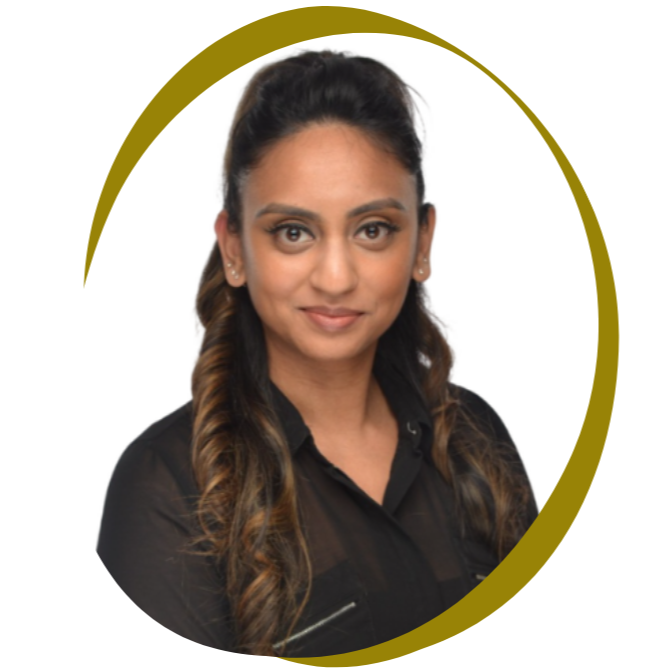 headshot of Sarah therapist