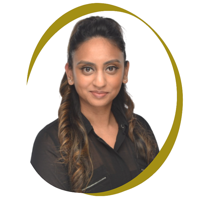 headshot of Sarah therapist