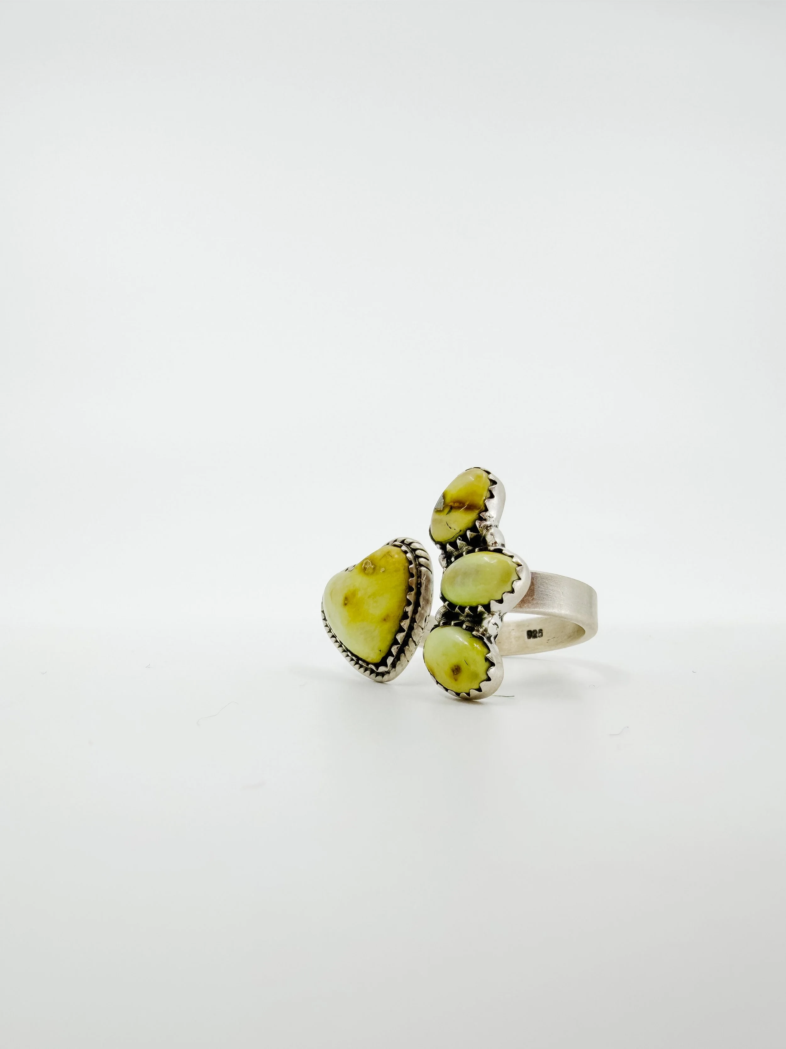 Lemon Chrysoprase Sterling Silver Heart Ring - Size 7.5 to 9.5
