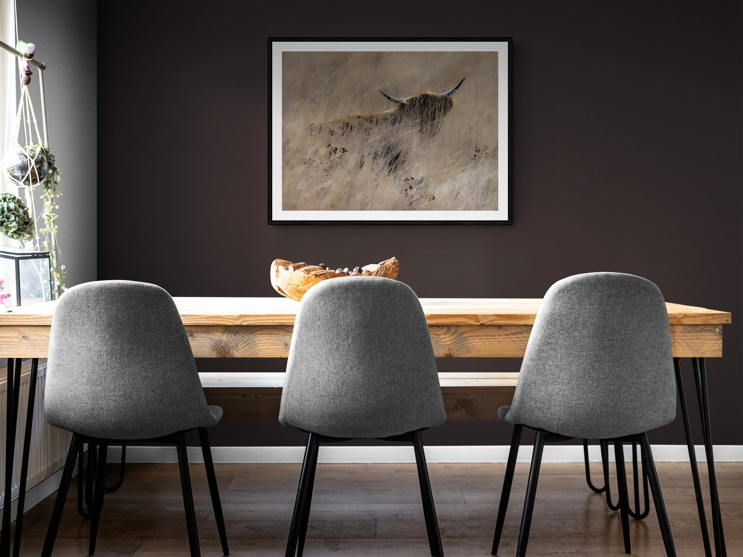 Dining_room_with_large_wooden_table (4).jpg