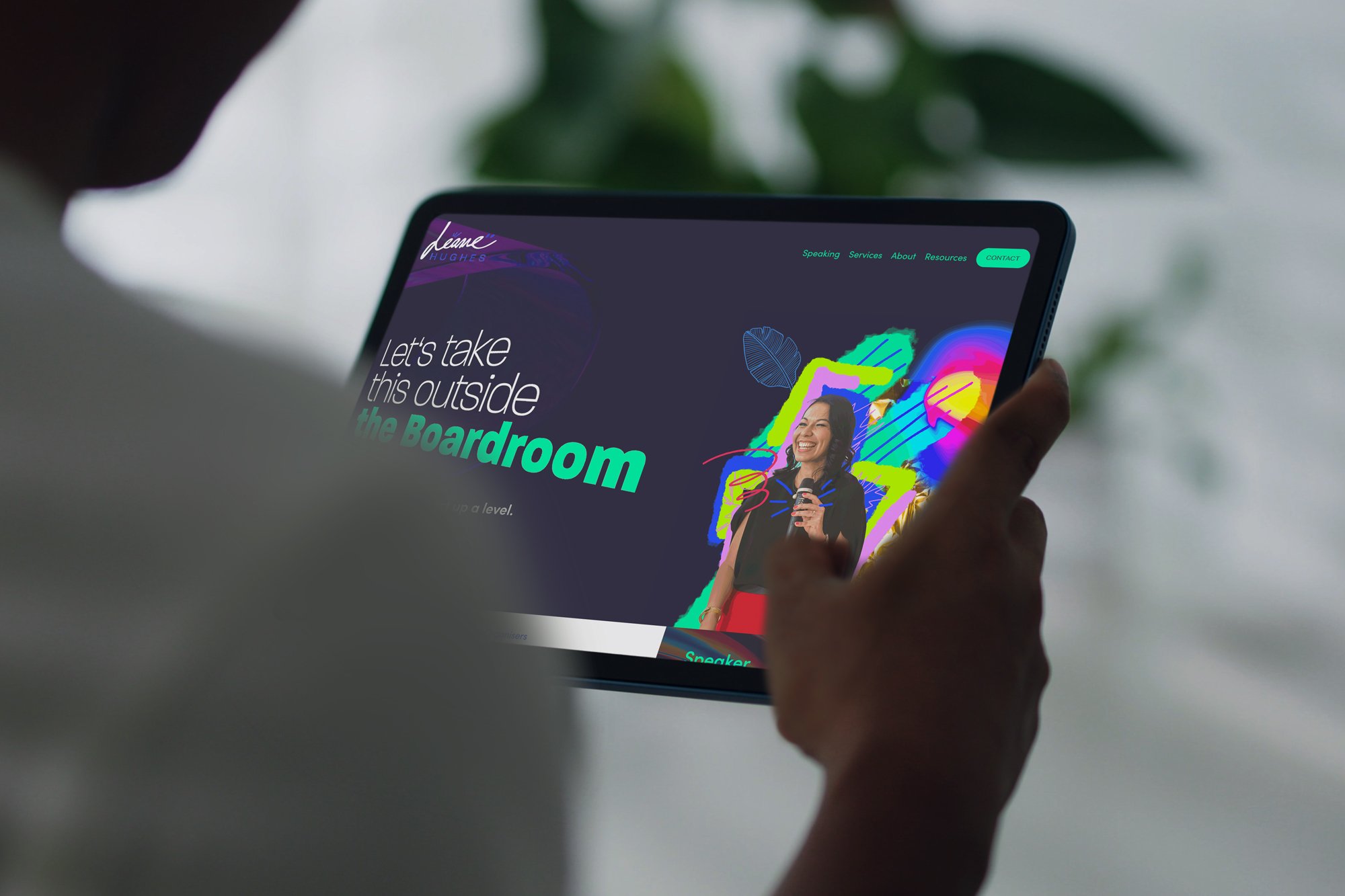 iPad-Mockup---Landscape--02.jpg