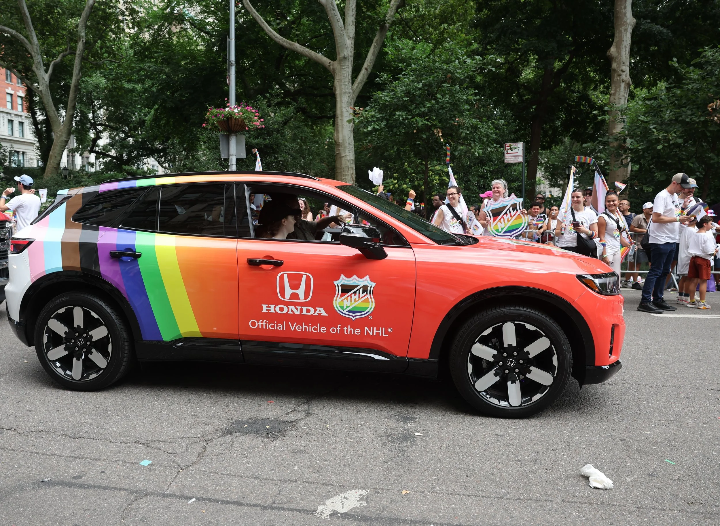 NHLPrideParade_40.JPG