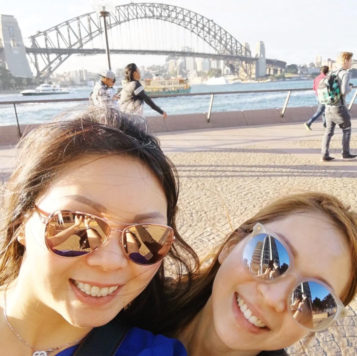 Wenus and Juliana enjoying their vacation in Sydney