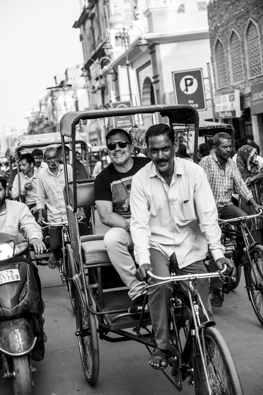 India_Pankaj Anand_3X5A8486_Alex-enjoying-cycle-rickshaw_Old-Delhi-Market.jpg